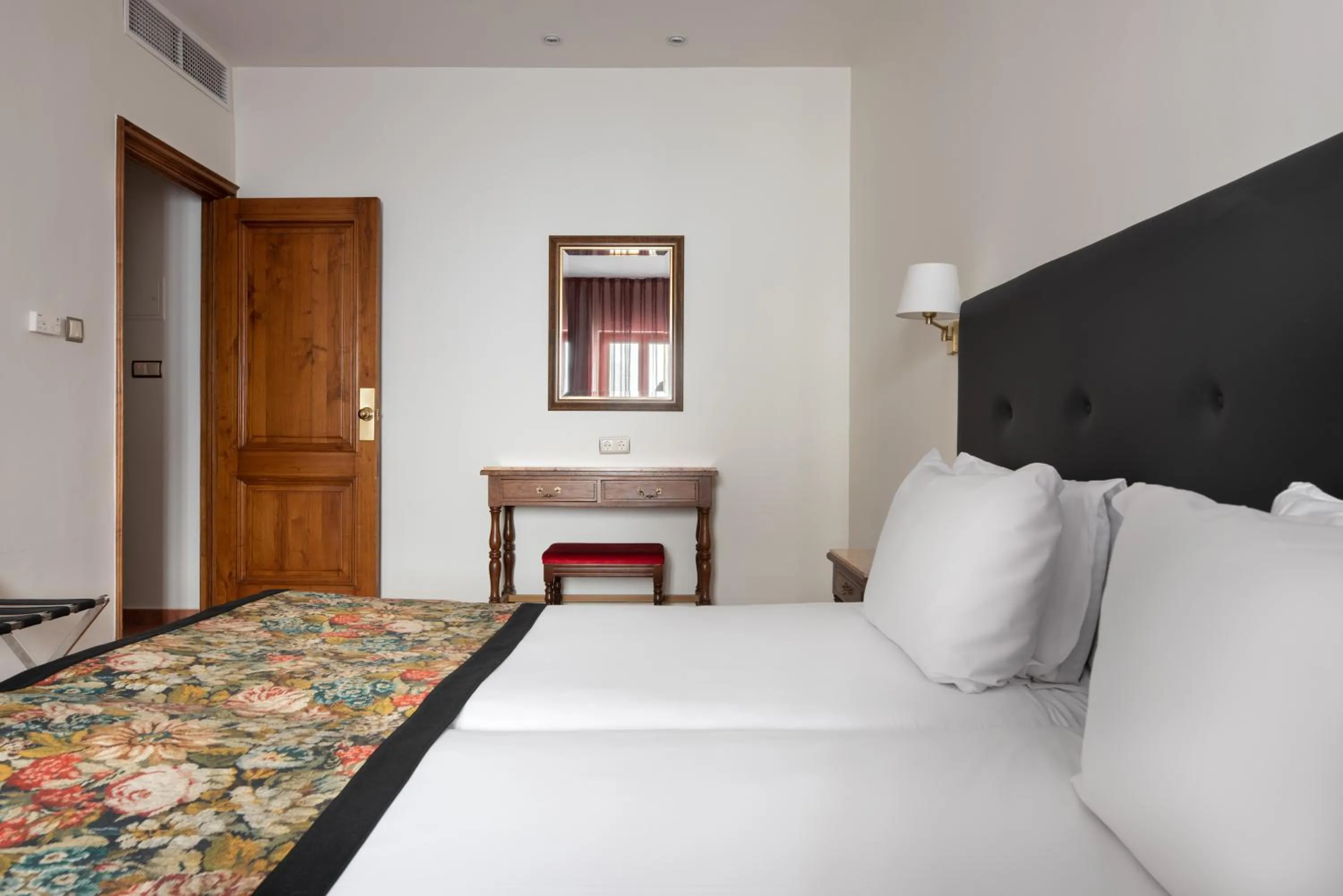 Bed in Exe Alfonso VIII