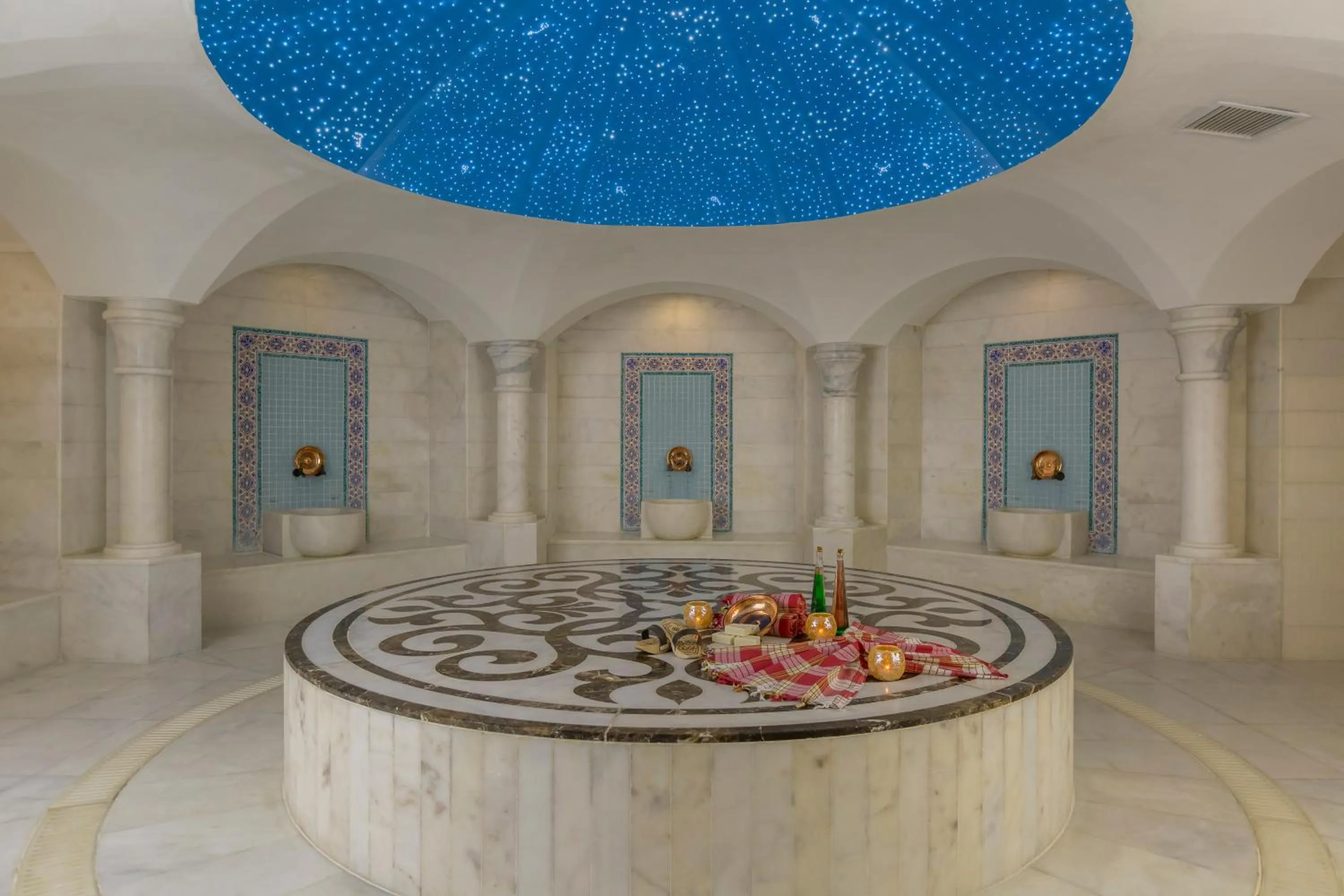 Public Bath in Royal Dragon Hotel