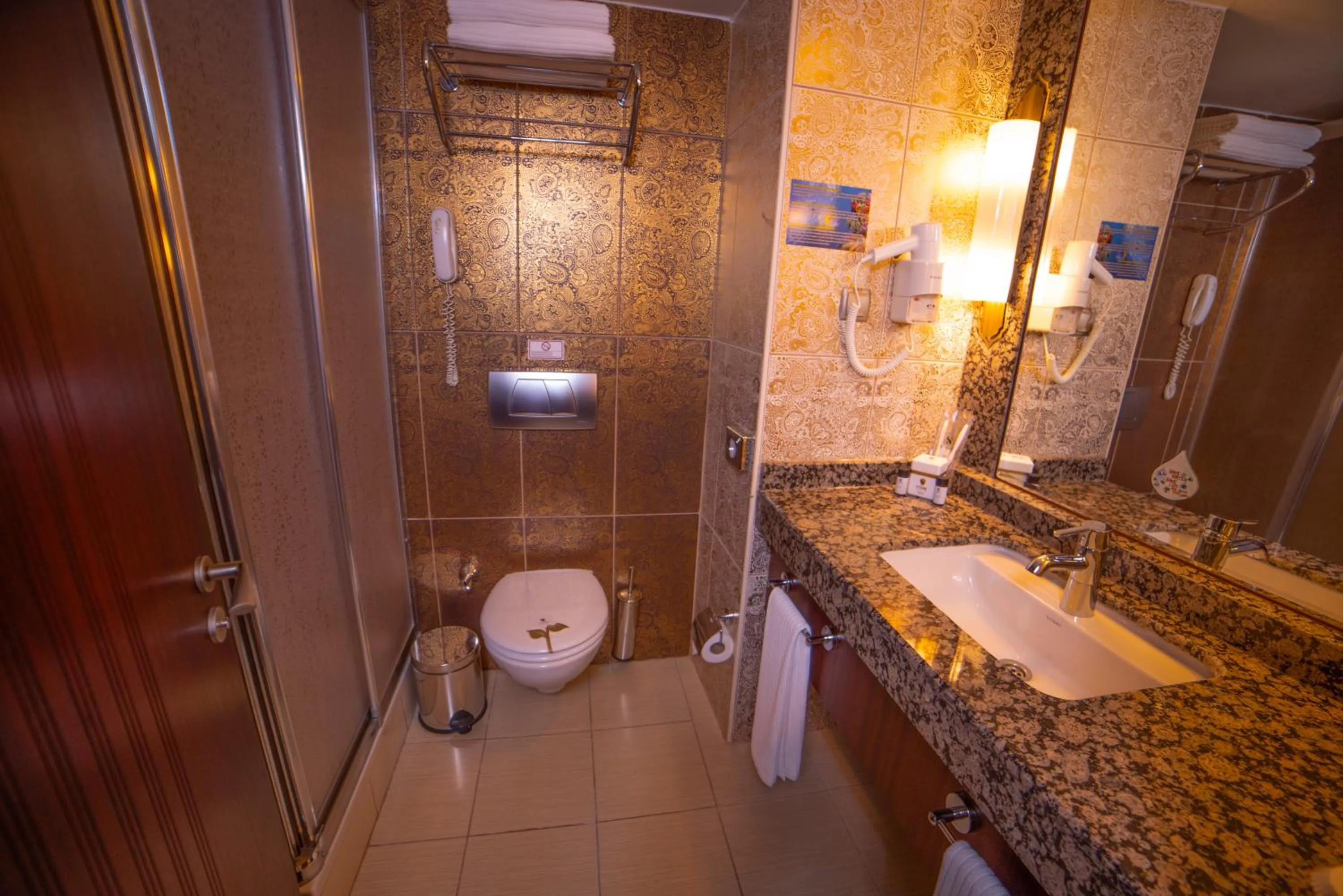 Shower in Royal Dragon Hotel