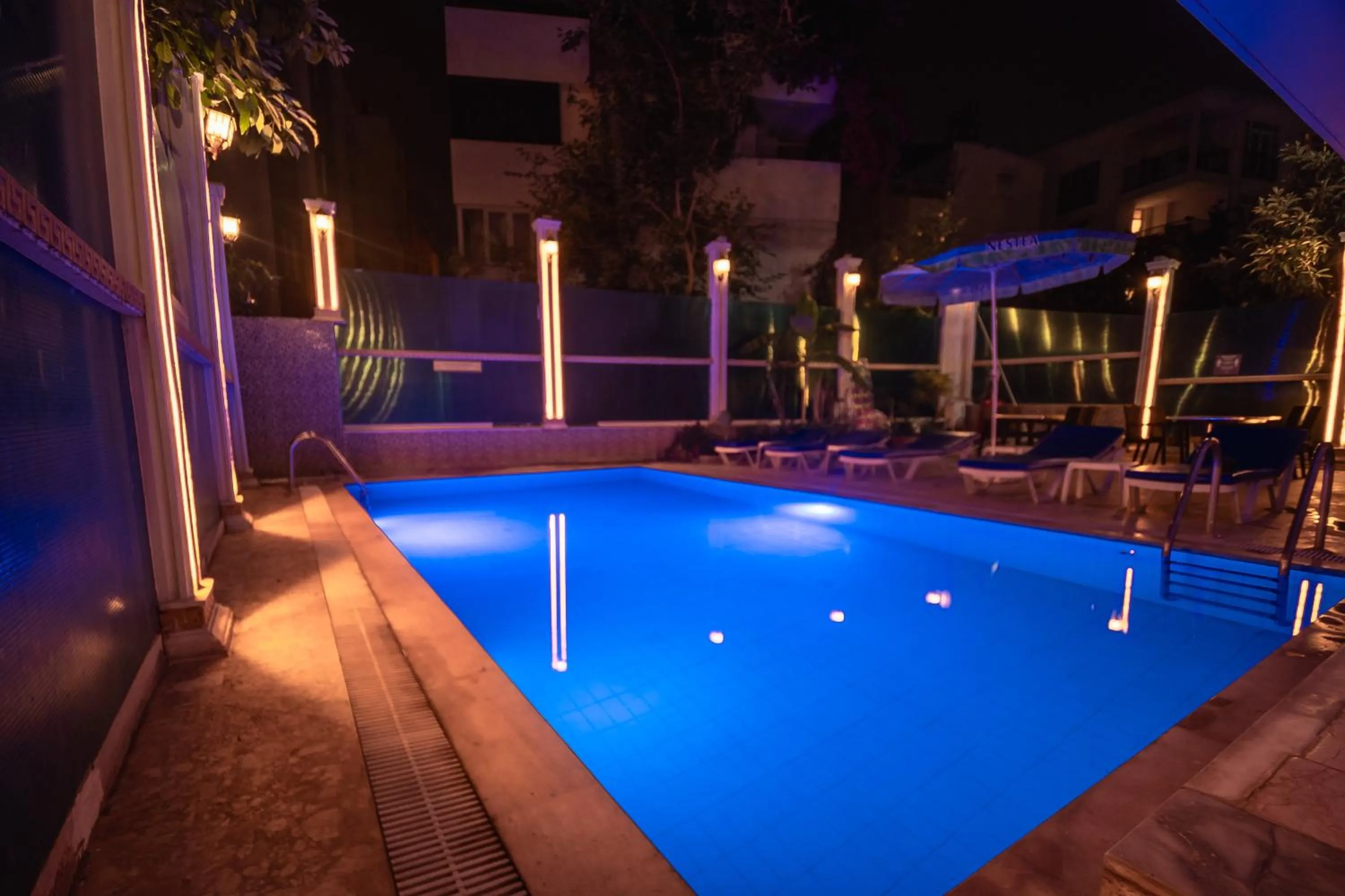 Pool view in Behram Hotel