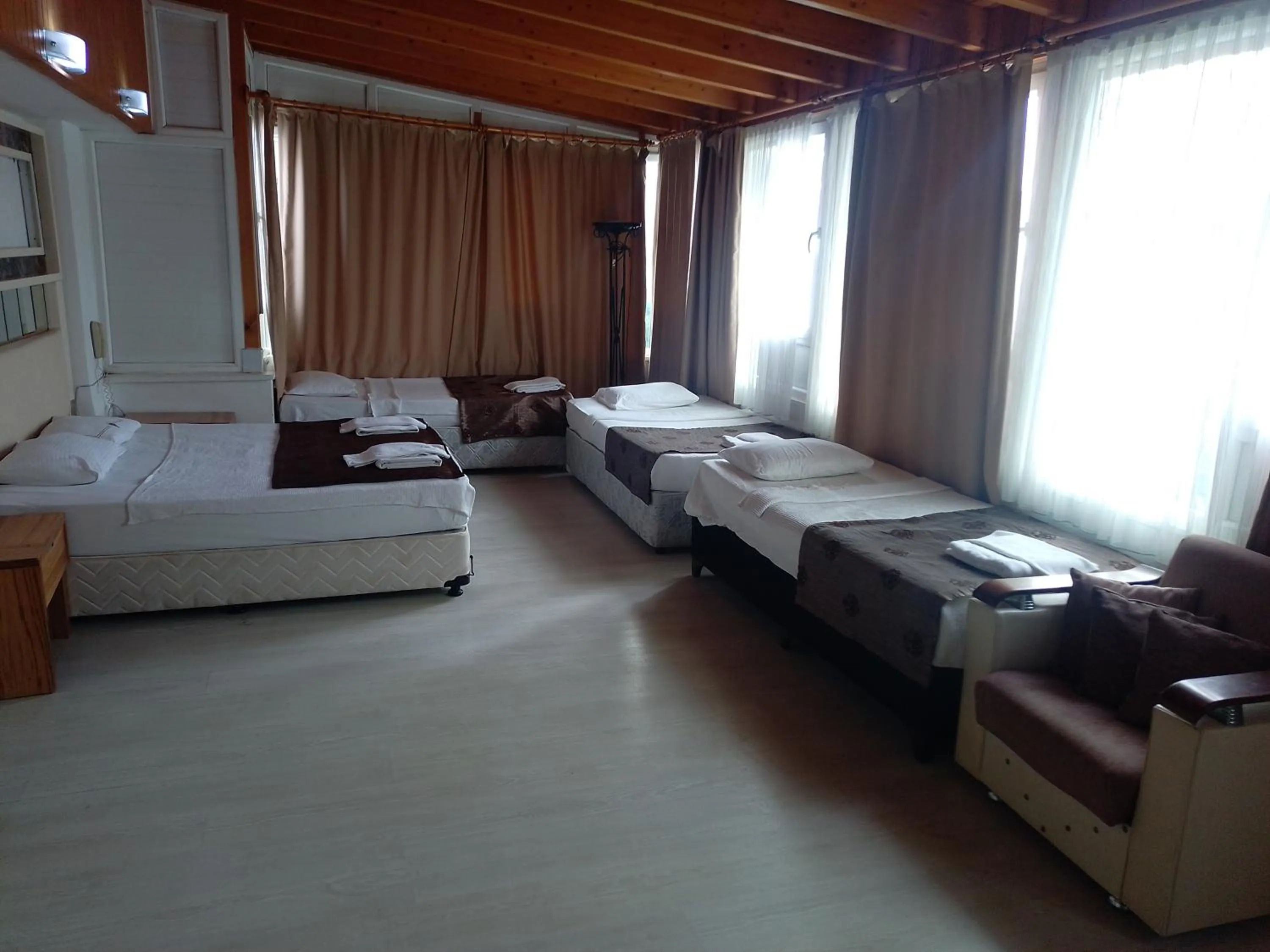 Photo of the whole room, Bed in Behram Hotel