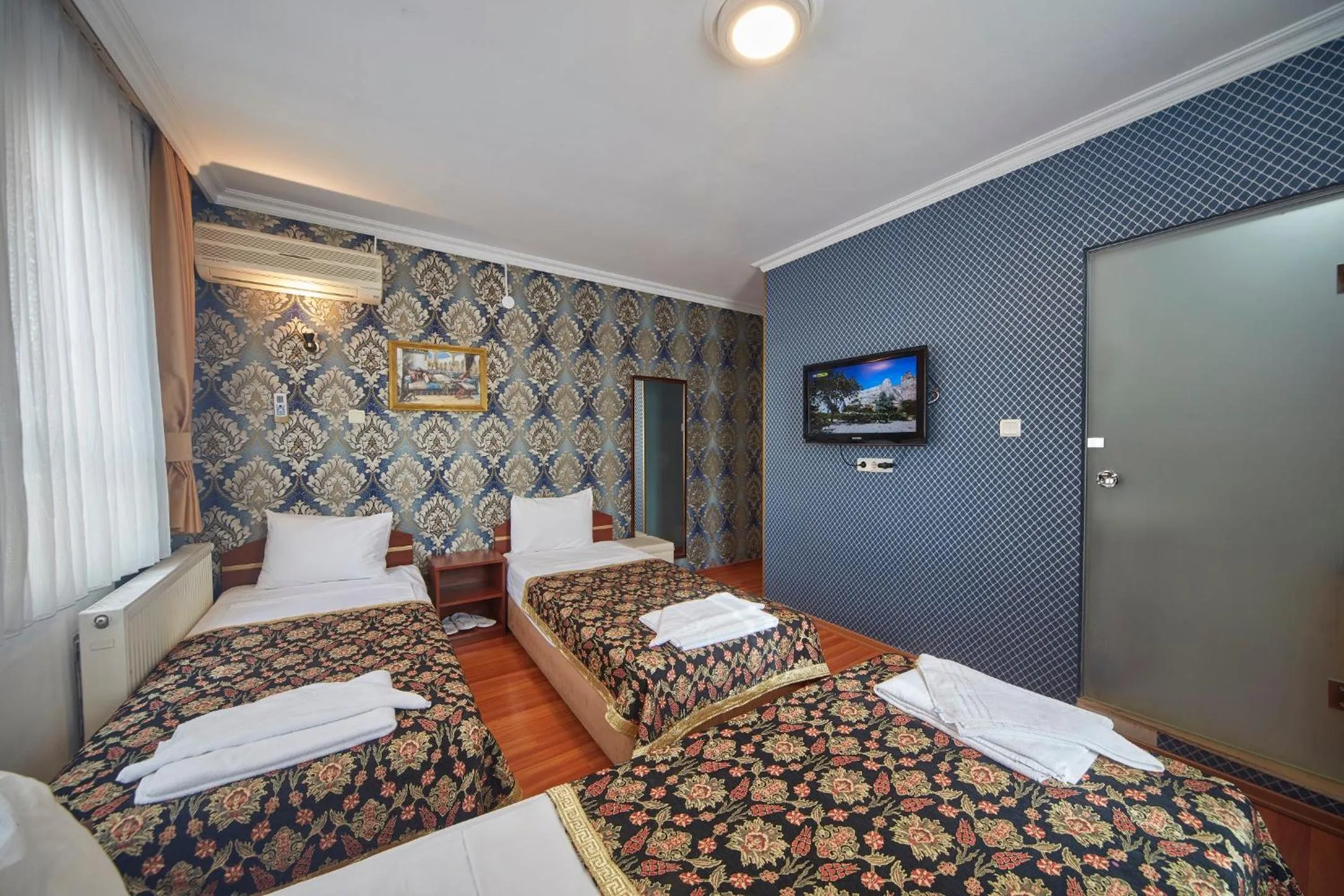 Bed in Hotel Akcinar