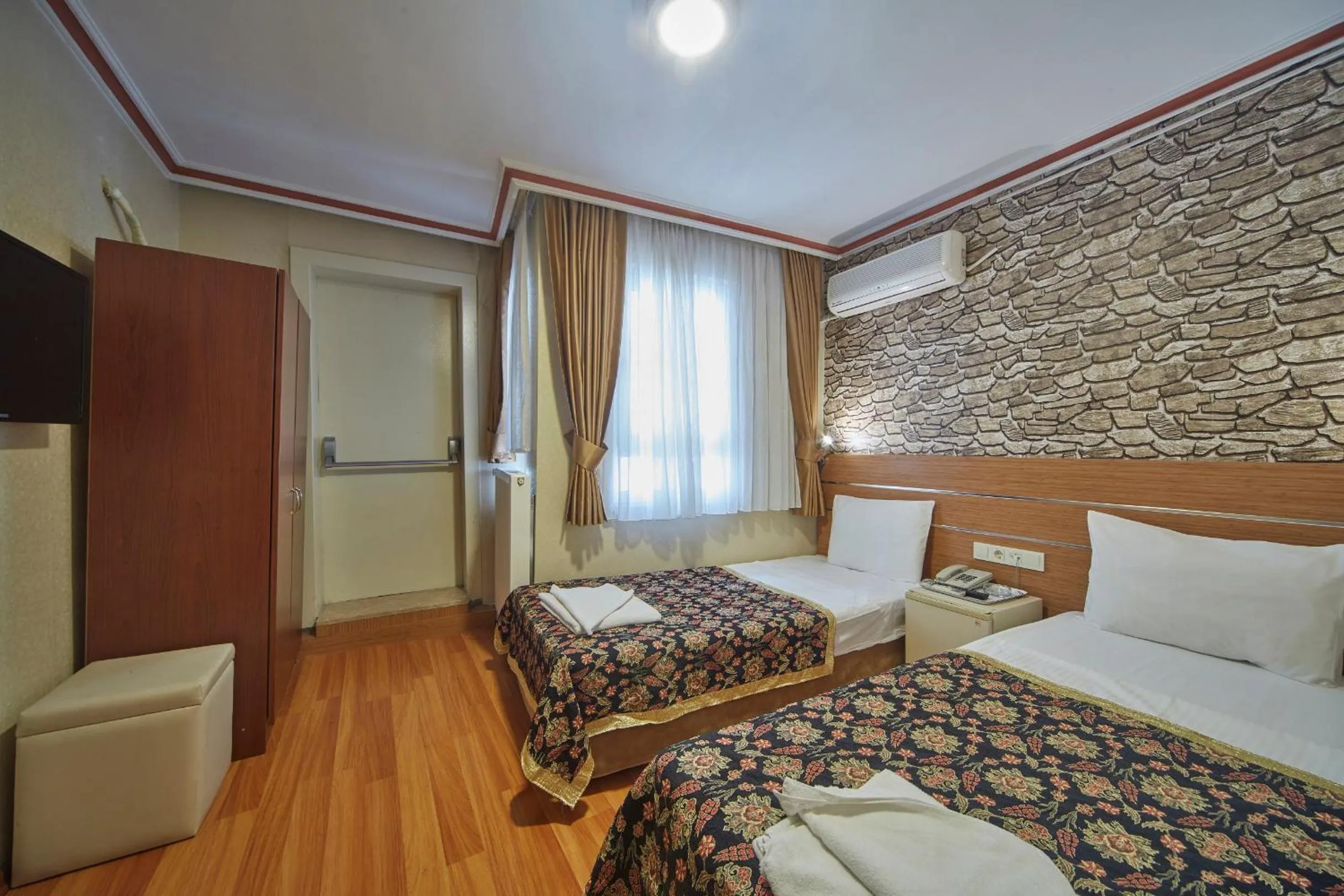 Bed in Hotel Akcinar