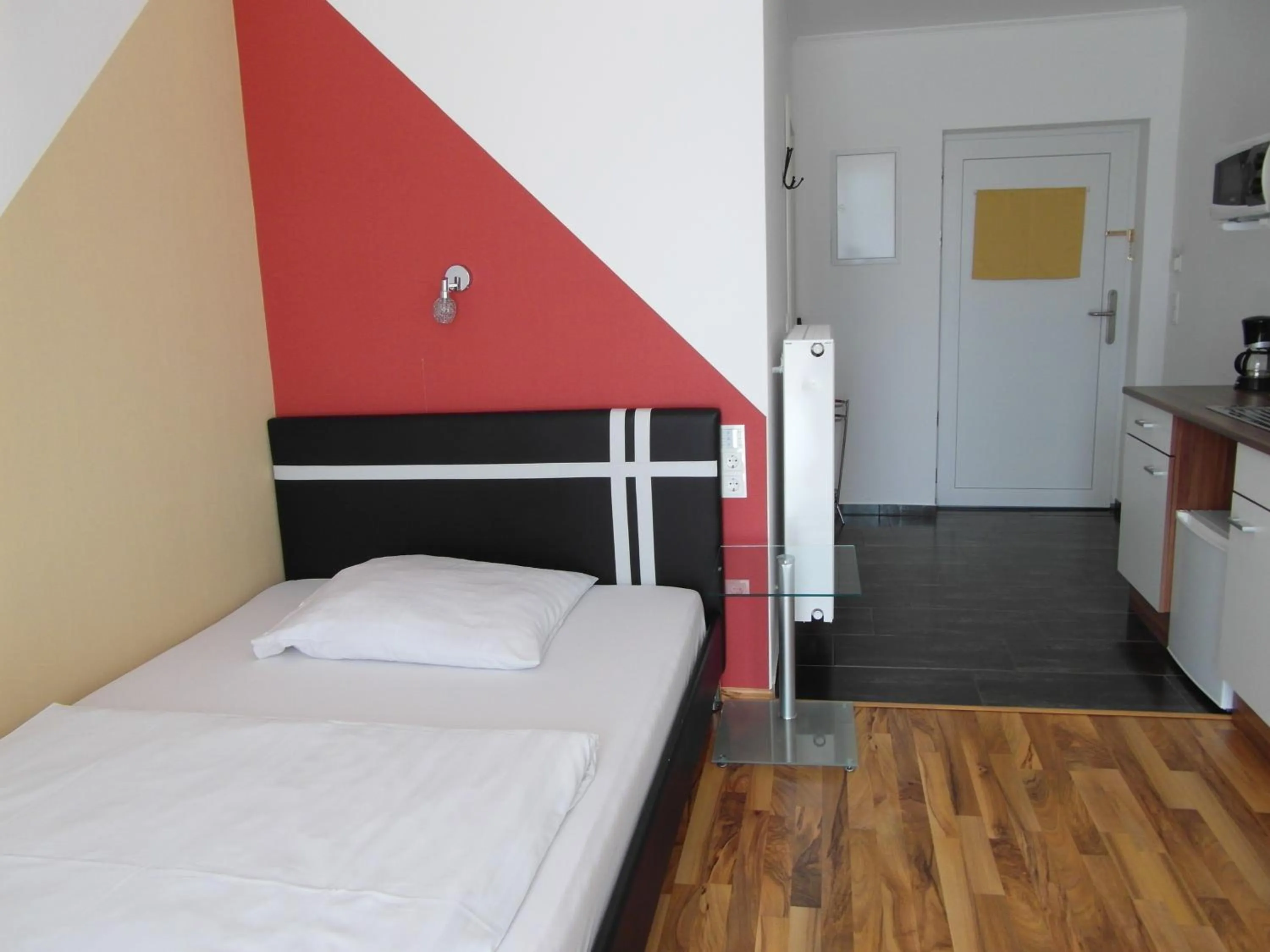 Bed in Hotel Am Donaubogen