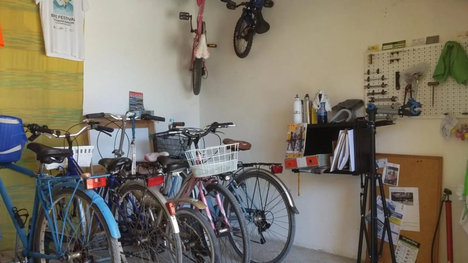 Cycling in A Casa Di Pici