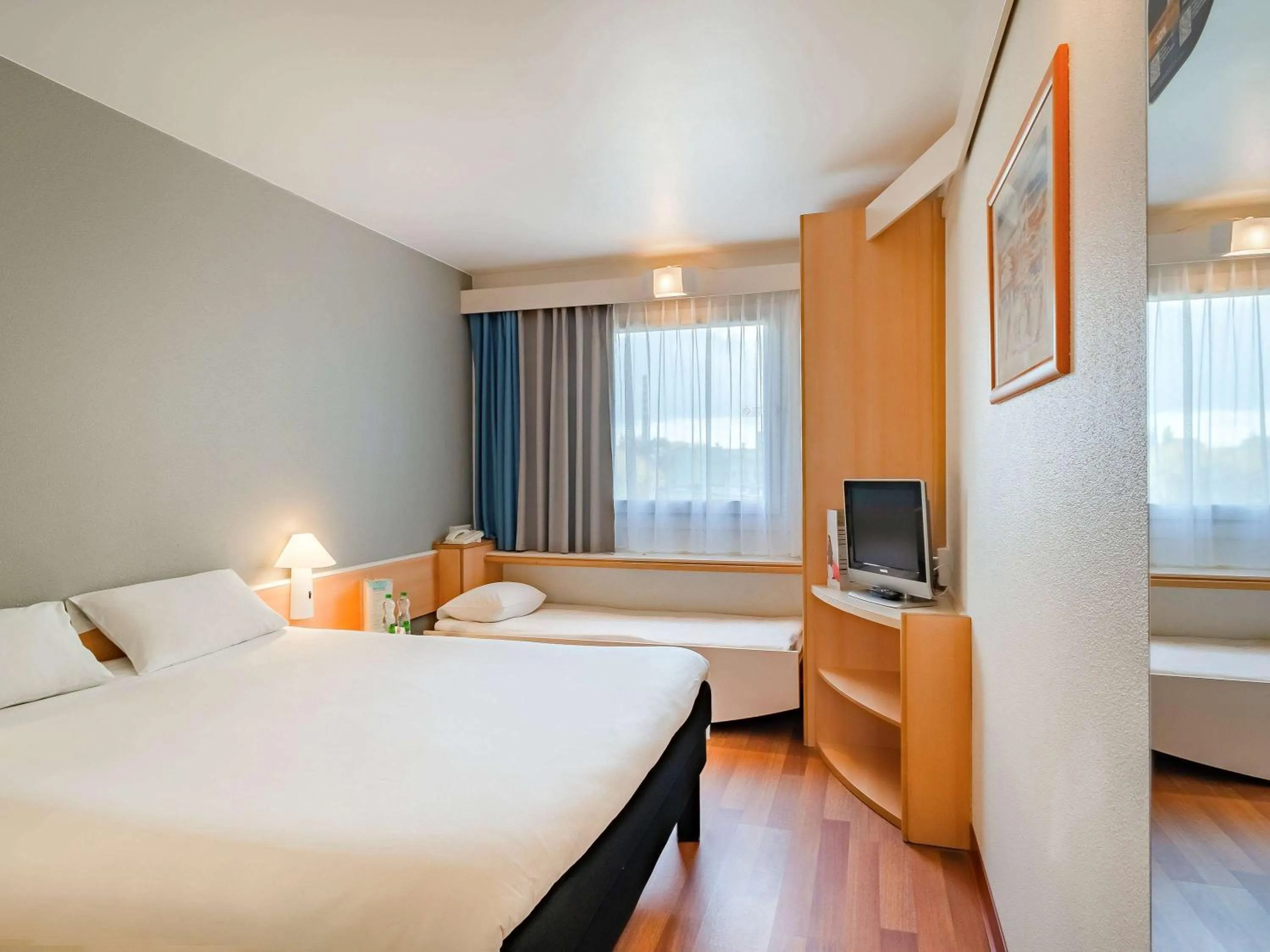 Photo of the whole room, Bed in Ibis Częstochowa