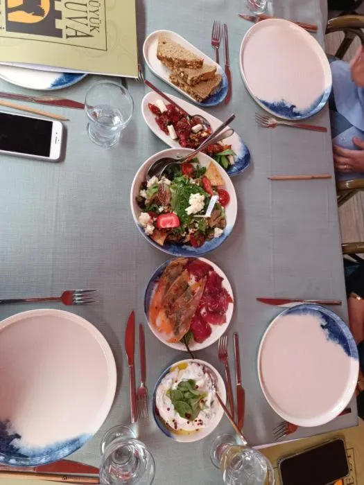 Restaurant/places to eat in Buyuk Truva Hotel