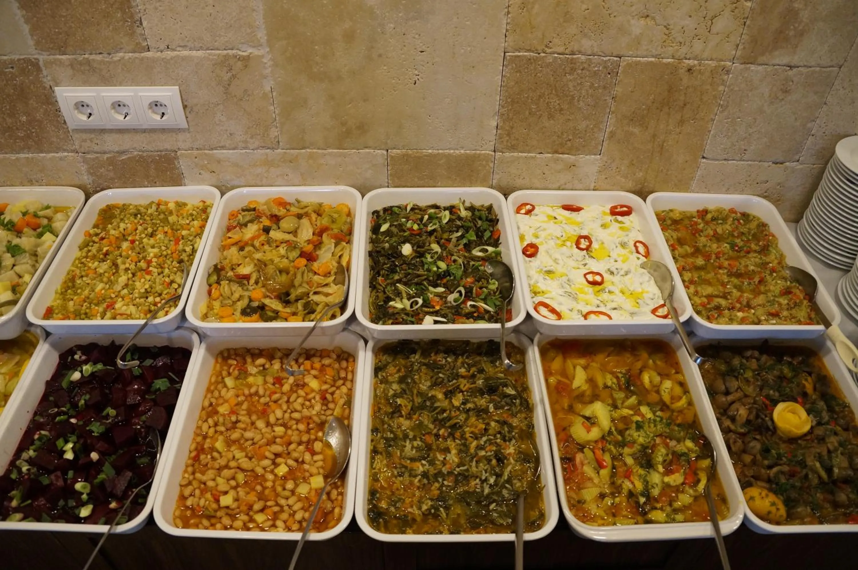 Restaurant/places to eat in Buyuk Truva Hotel