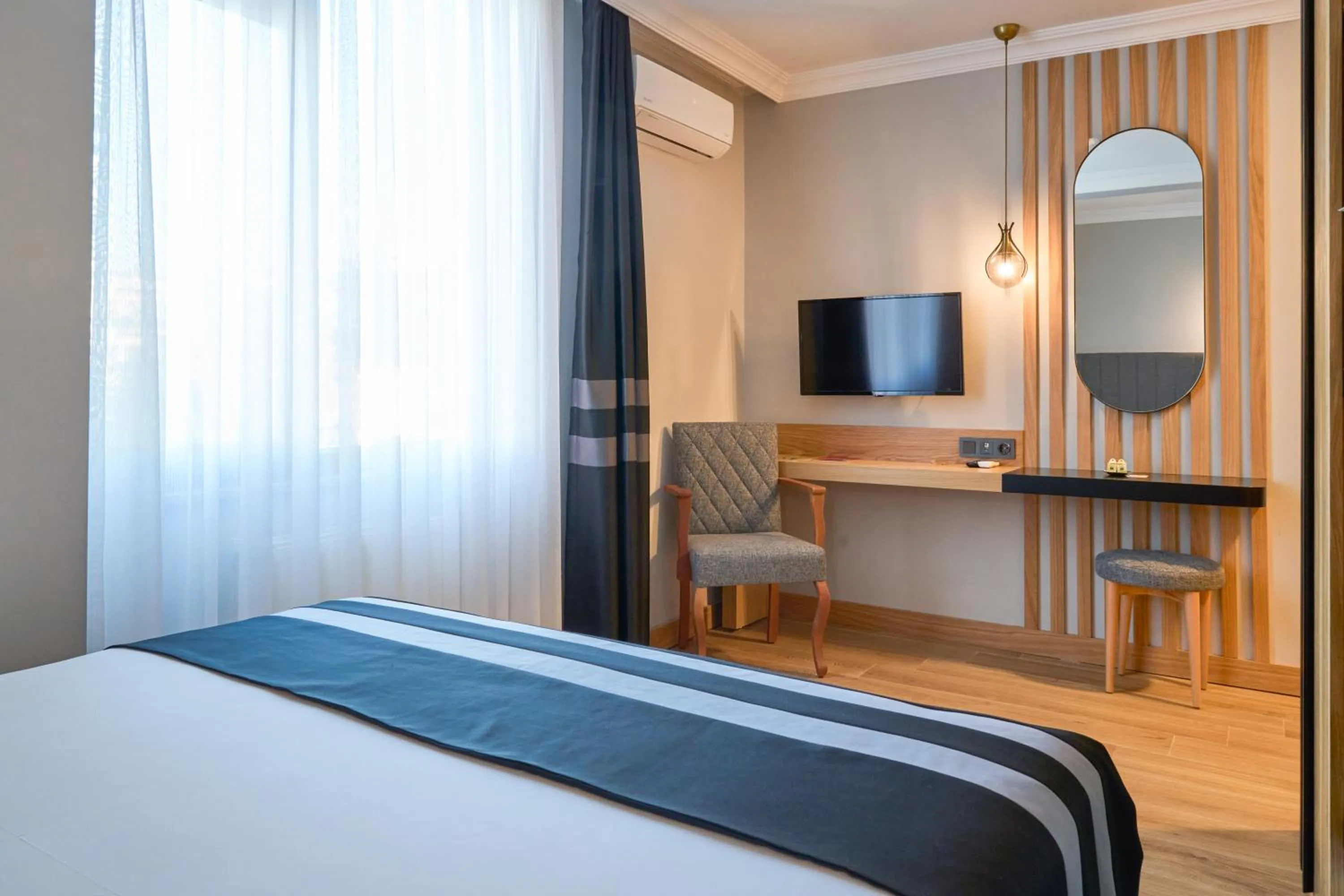 Bed in Buyuk Truva Hotel