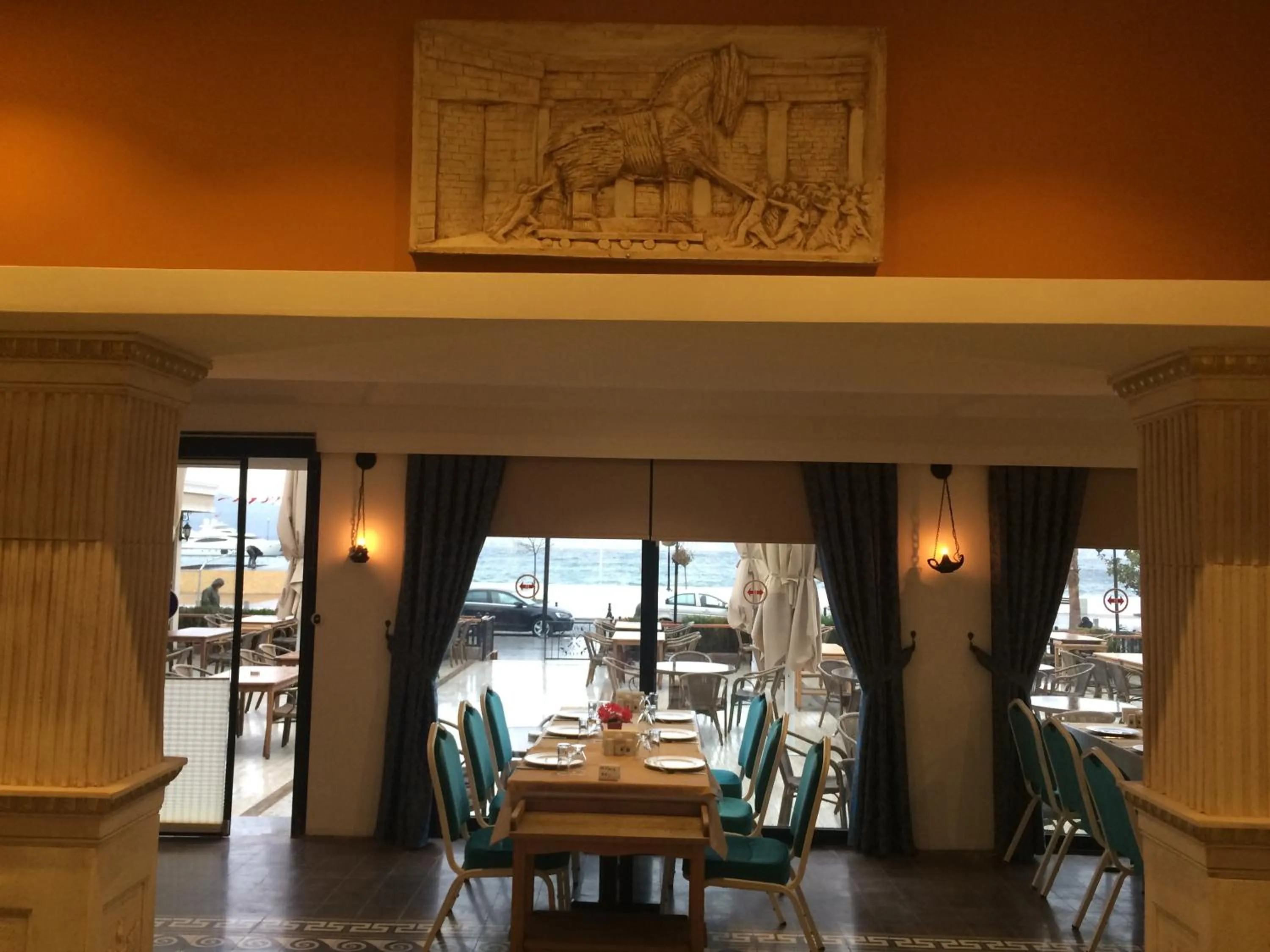 Restaurant/places to eat in Buyuk Truva Hotel