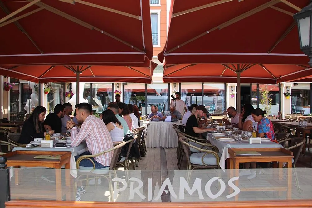 Restaurant/places to eat in Buyuk Truva Hotel