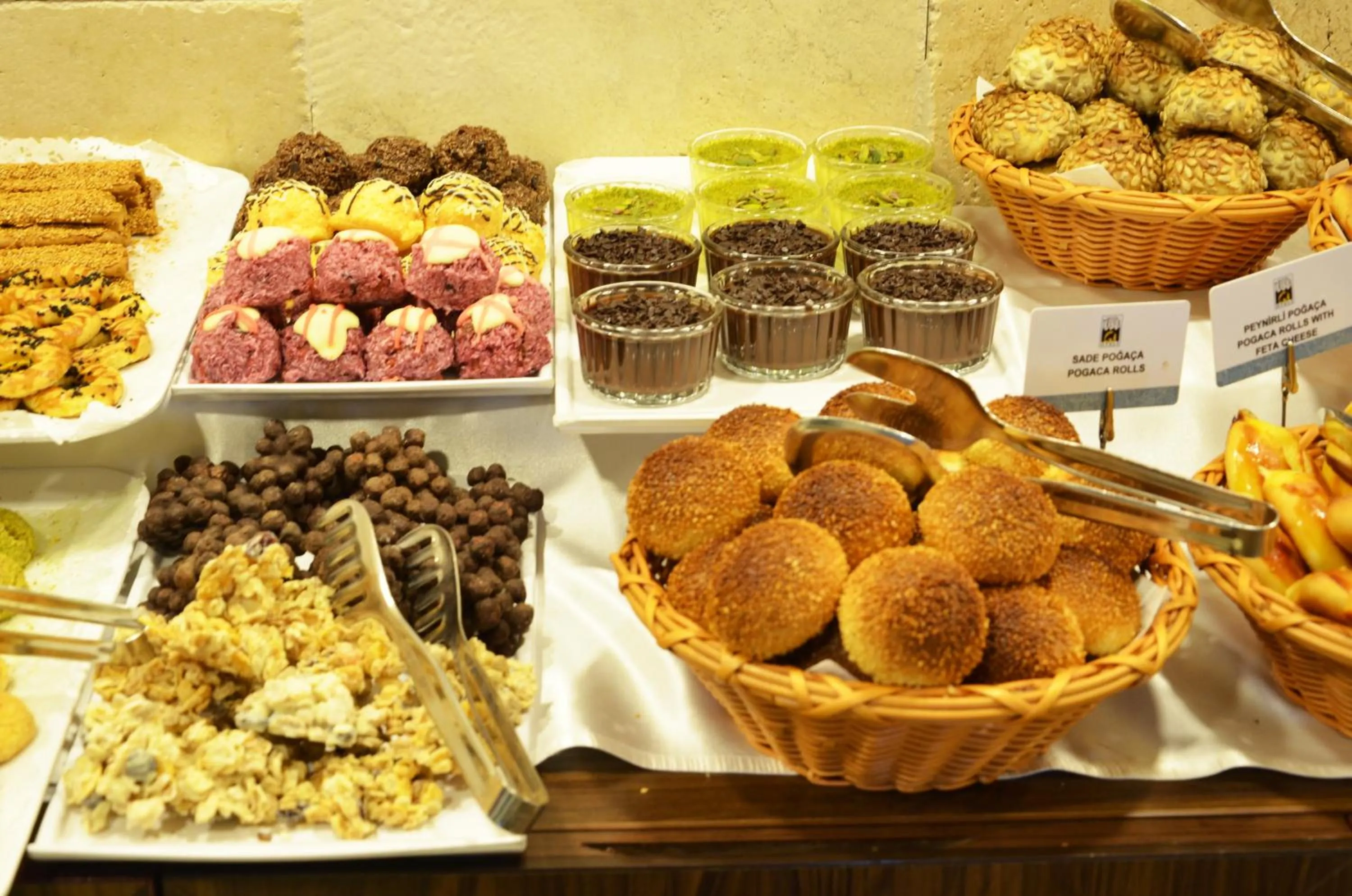 Restaurant/places to eat in Buyuk Truva Hotel