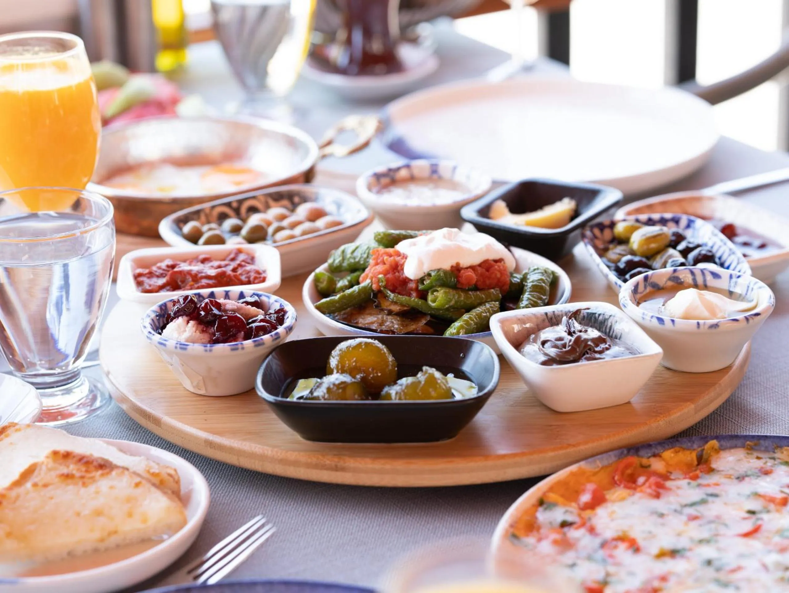 Restaurant/places to eat in Buyuk Truva Hotel