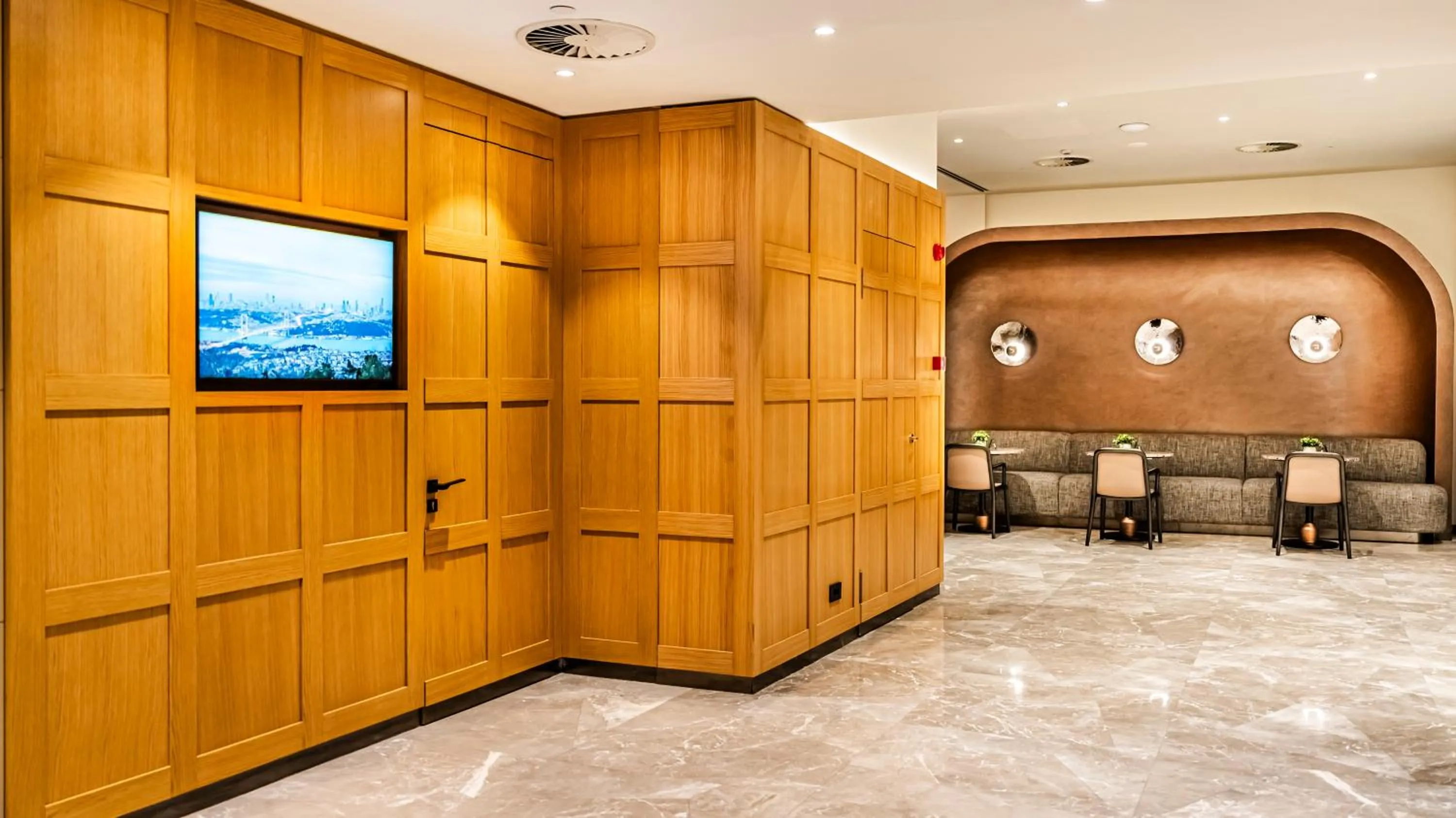 TV and multimedia in Lamartine Hotel