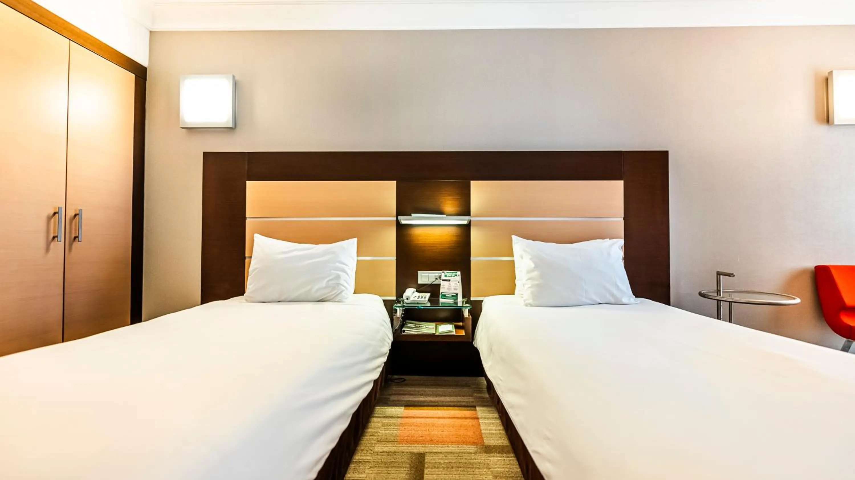 Bed in Lamartine Hotel