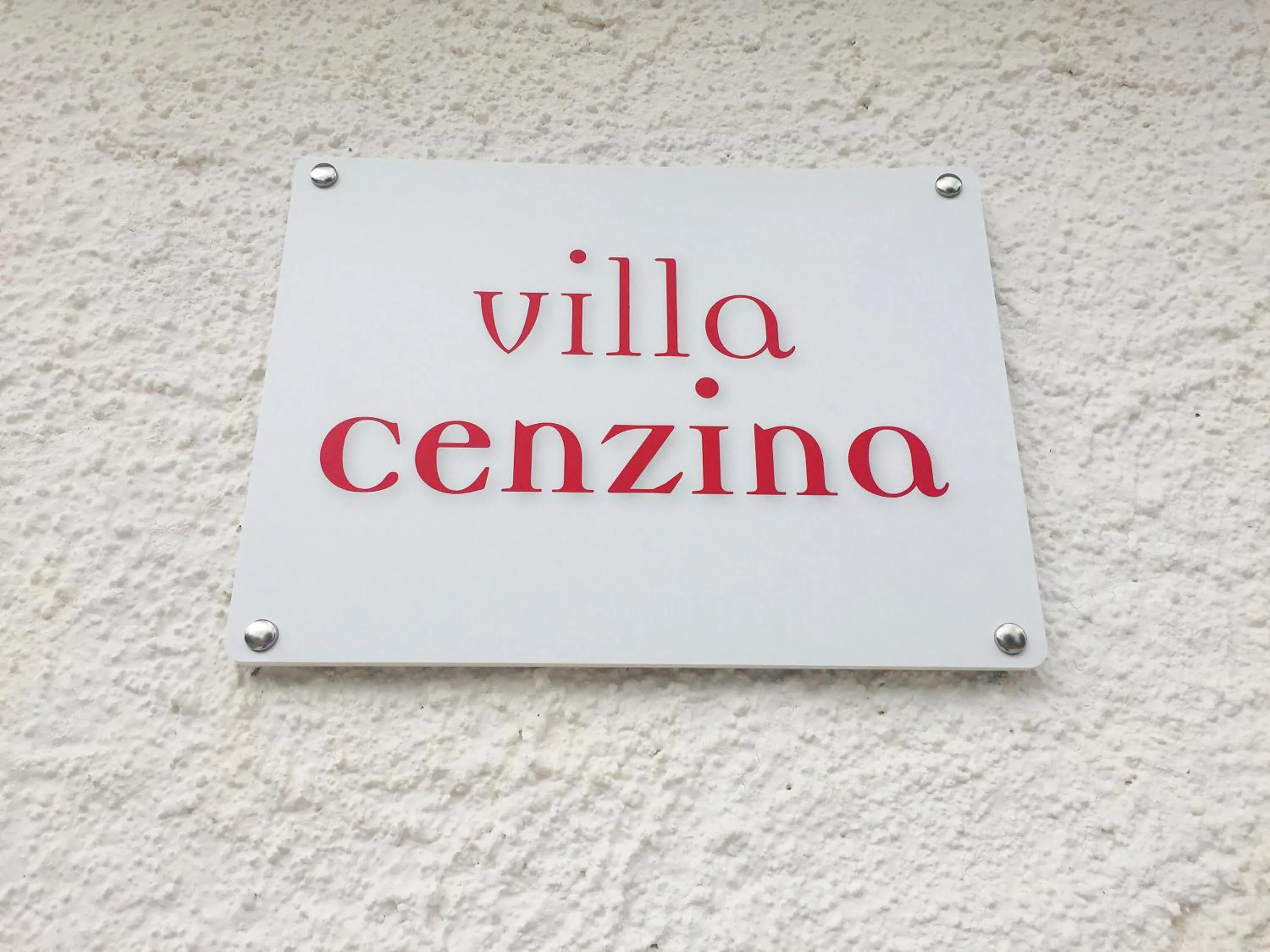 Facade/entrance in Villa Cenzina