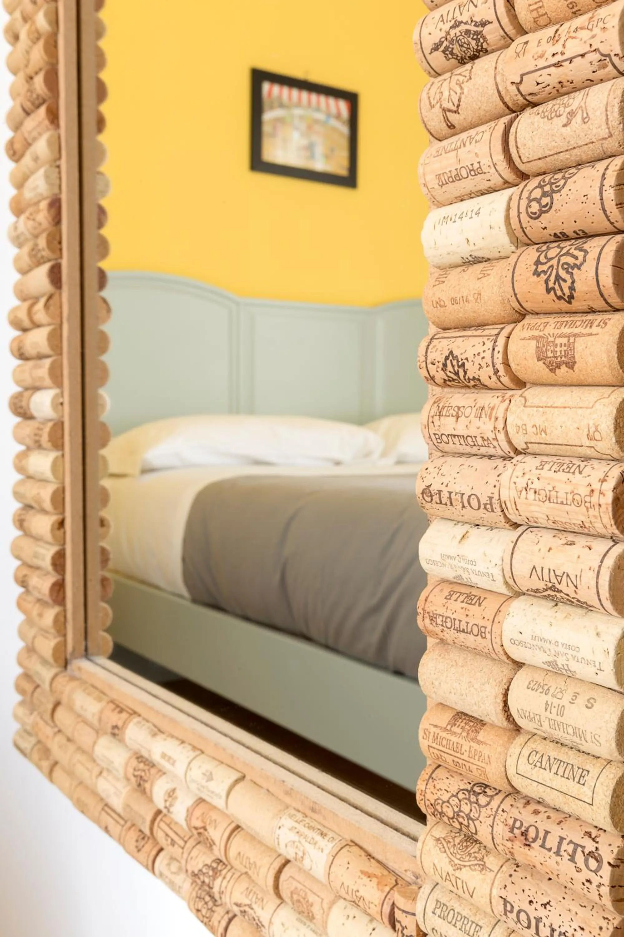 Decorative detail, Bed in Napoli Bonita b&b