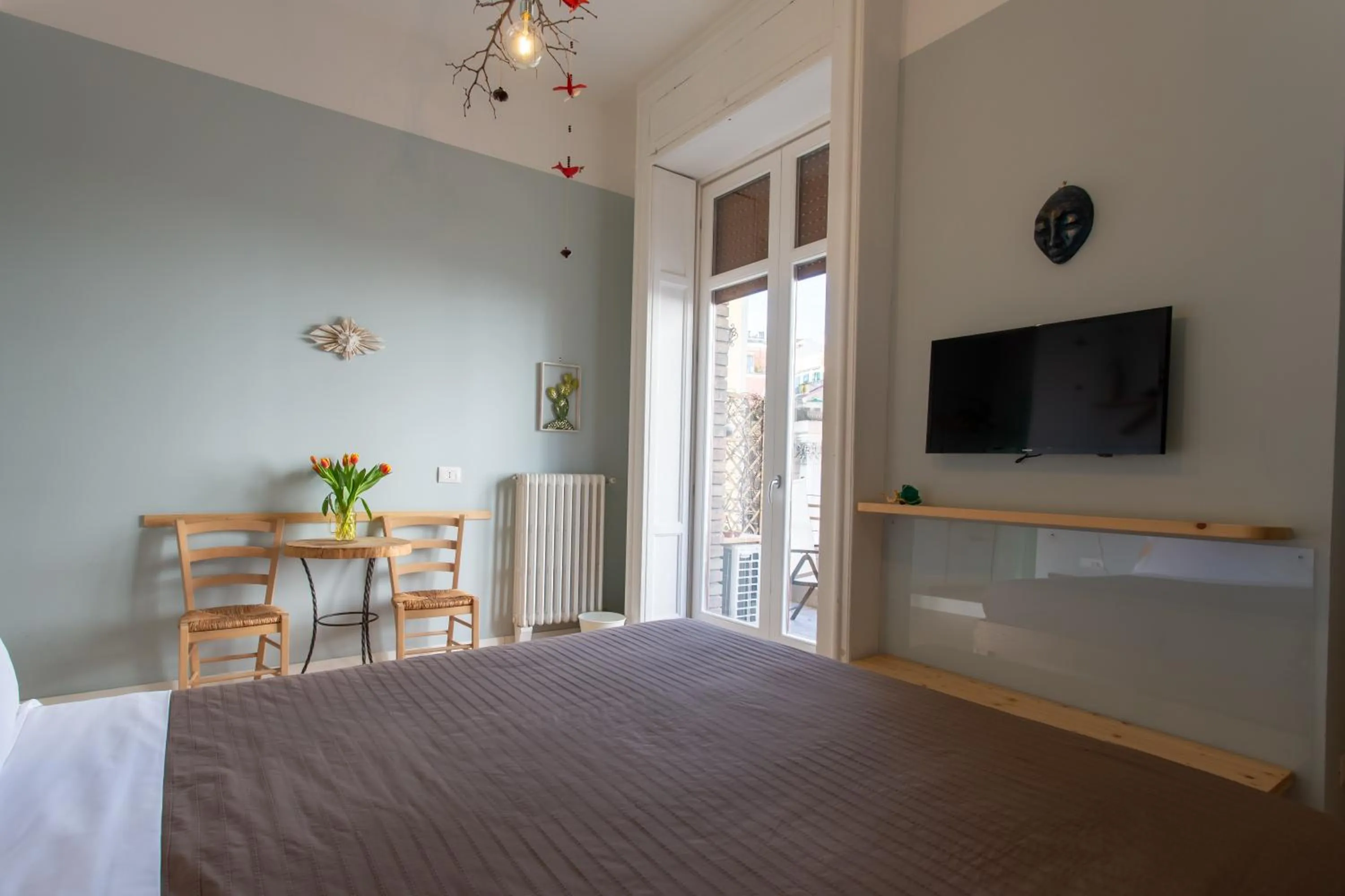 Photo of the whole room, Bed in Napoli Bonita b&b