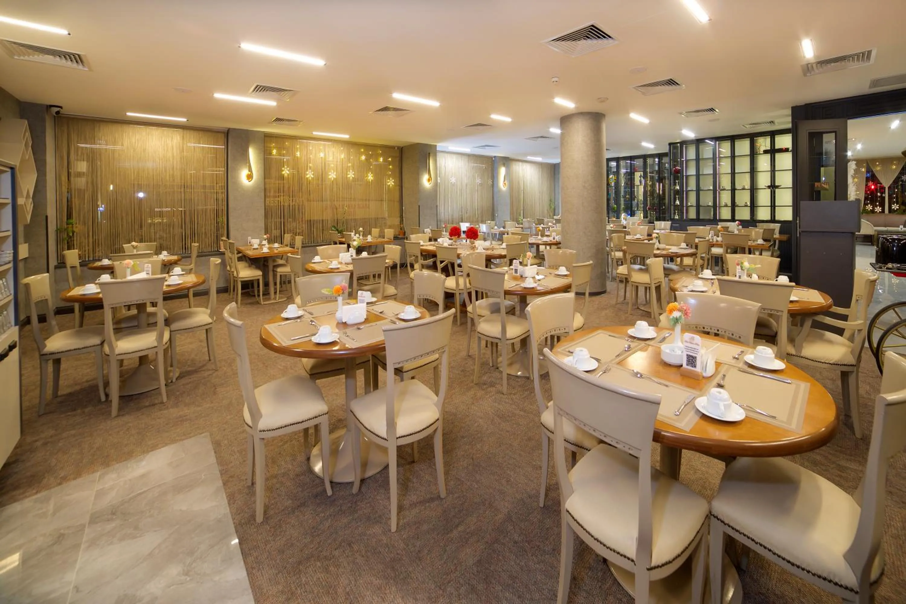 Restaurant/places to eat in Hotel Bulvar Palas