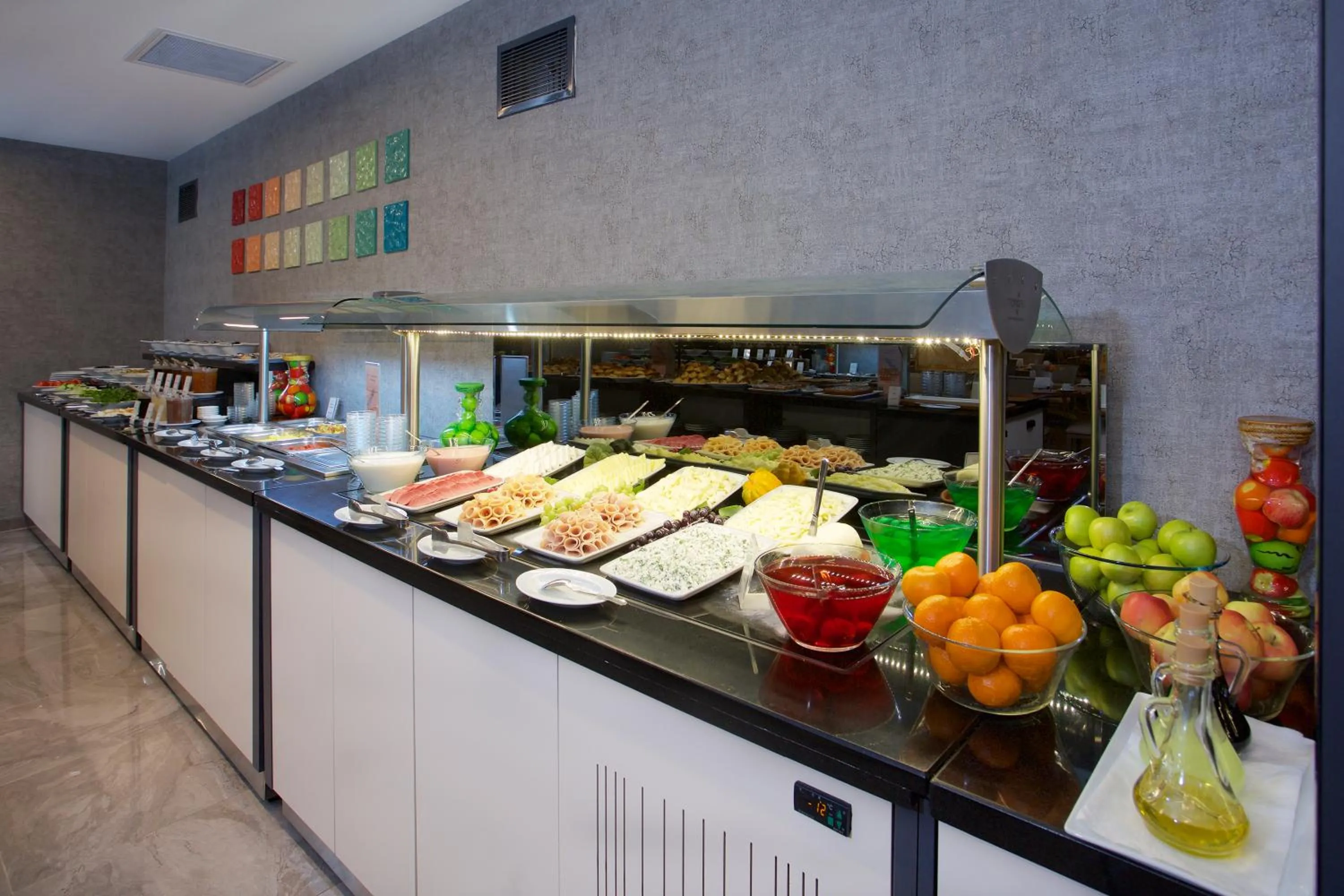 Buffet breakfast in Hotel Bulvar Palas