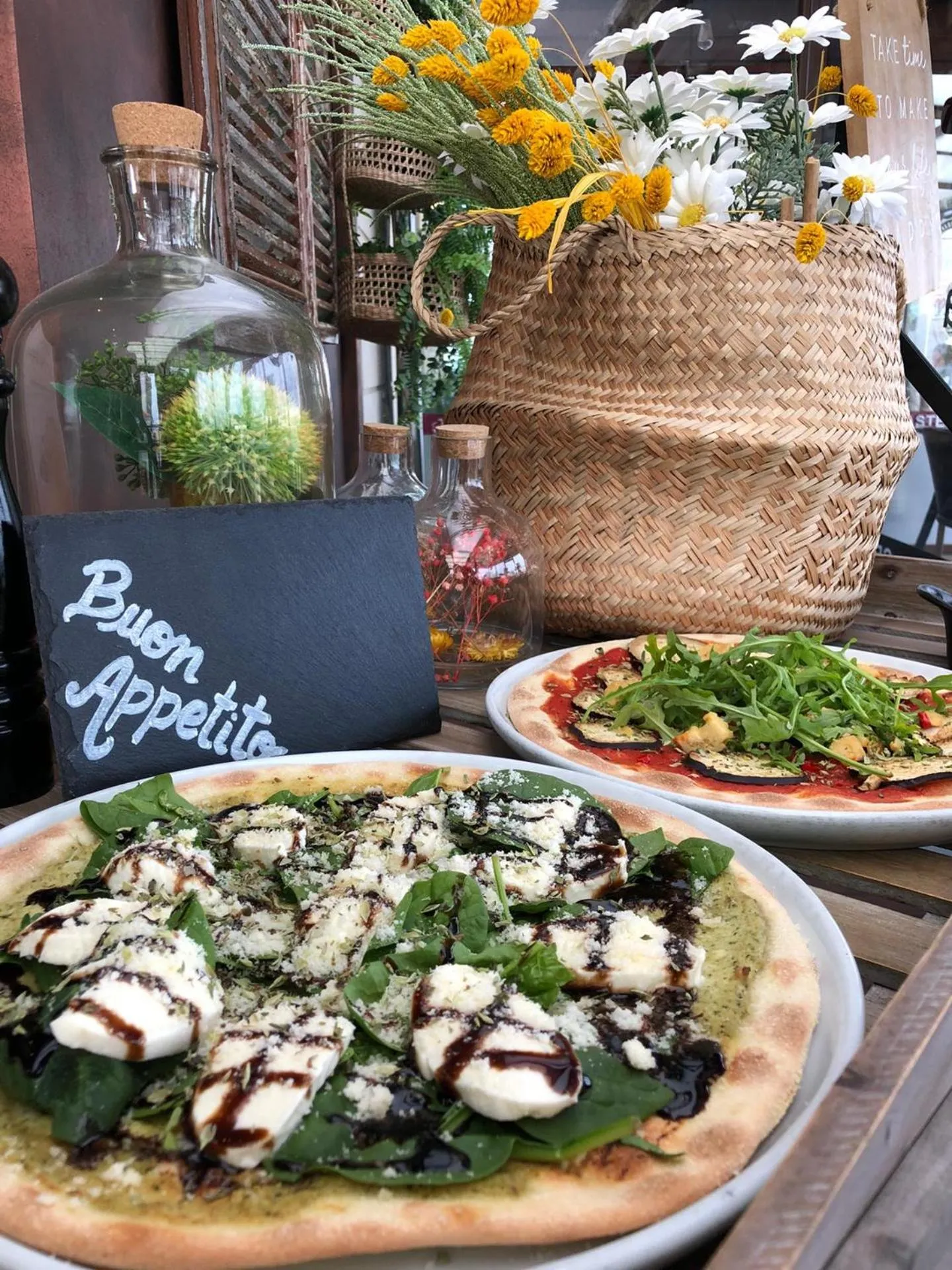 Restaurant/places to eat in Mareta Beach House - Boutique Residence