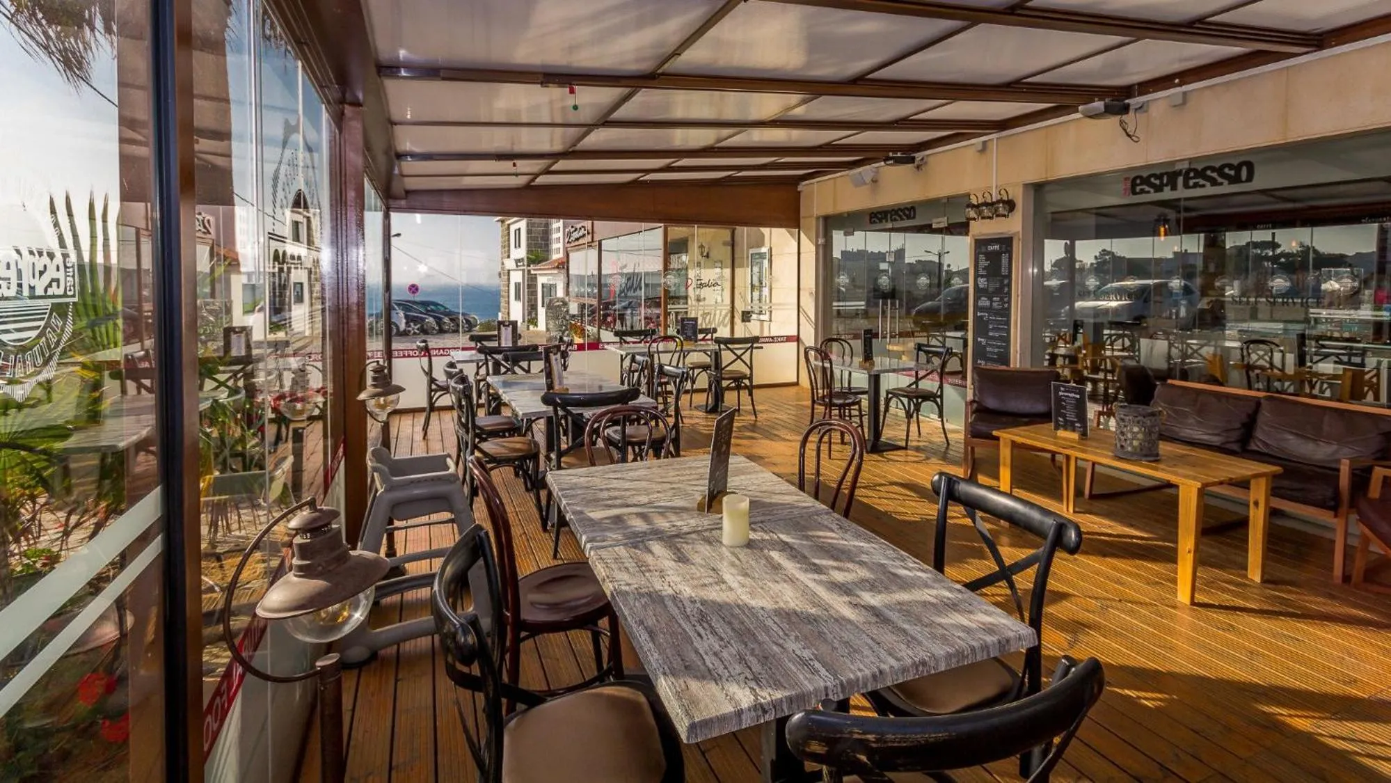 Restaurant/places to eat in Mareta Beach House - Boutique Residence