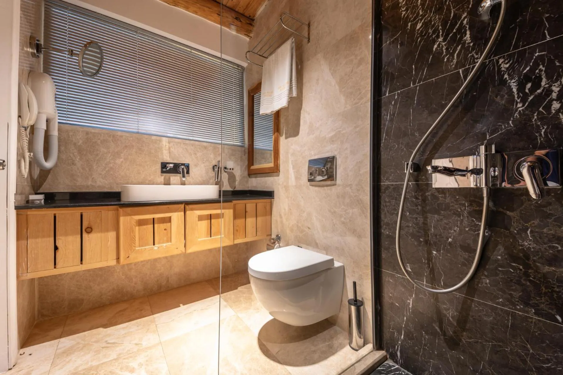 Shower in Elixir Hotel