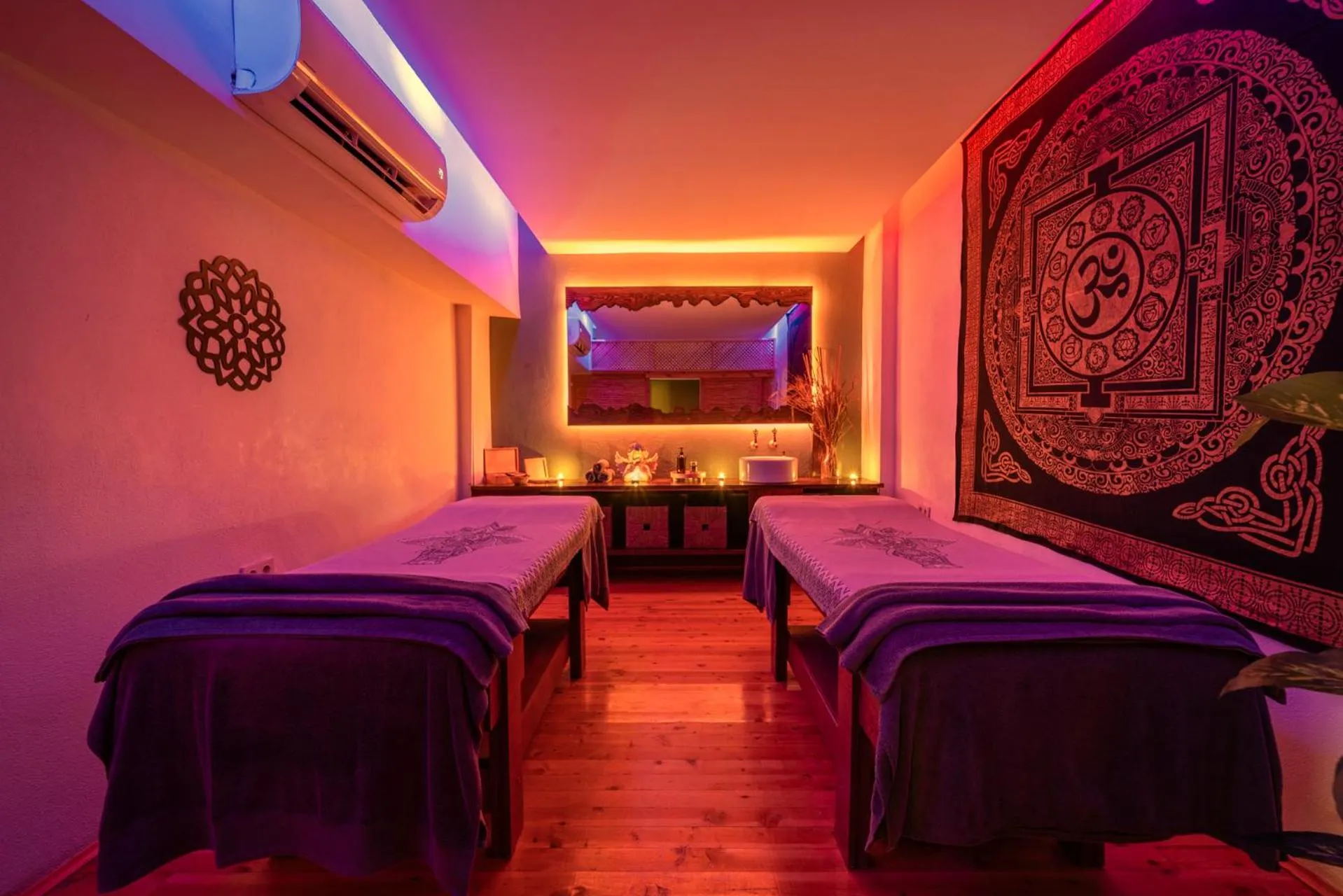 Massage, Bed in Elixir Hotel