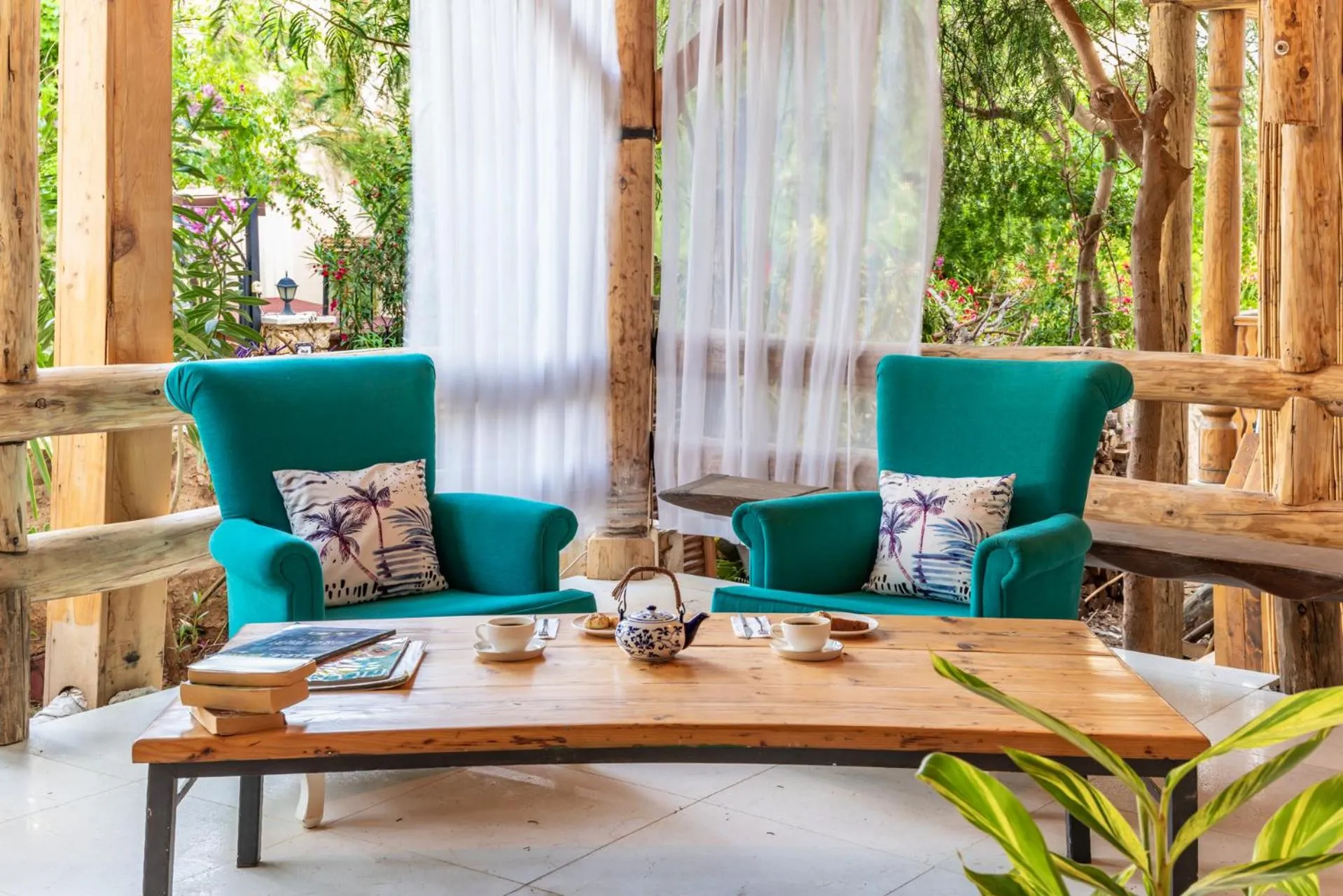 Food and drinks in Elixir Hotel