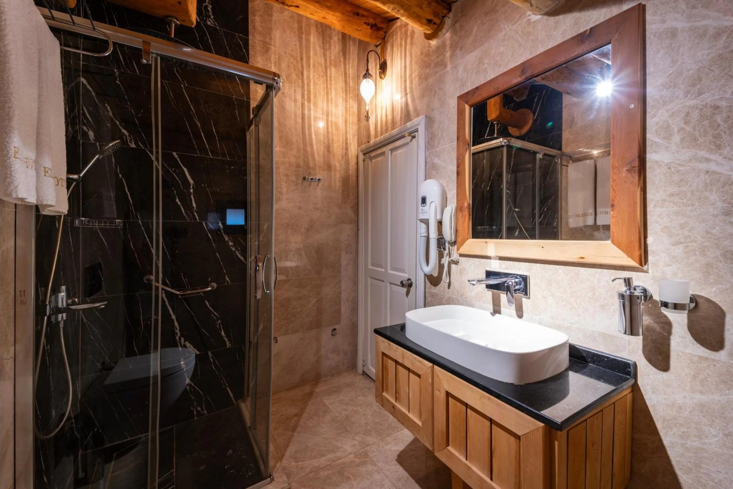 Shower in Elixir Hotel