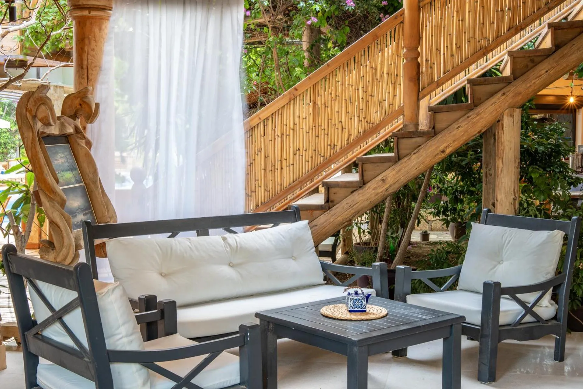 Food and drinks in Elixir Hotel