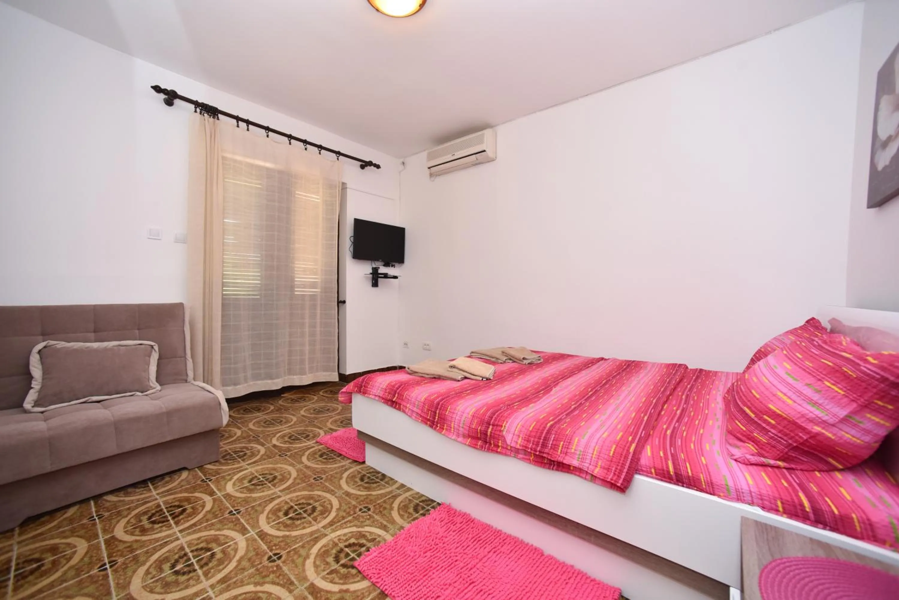 MG apartments and rooms
