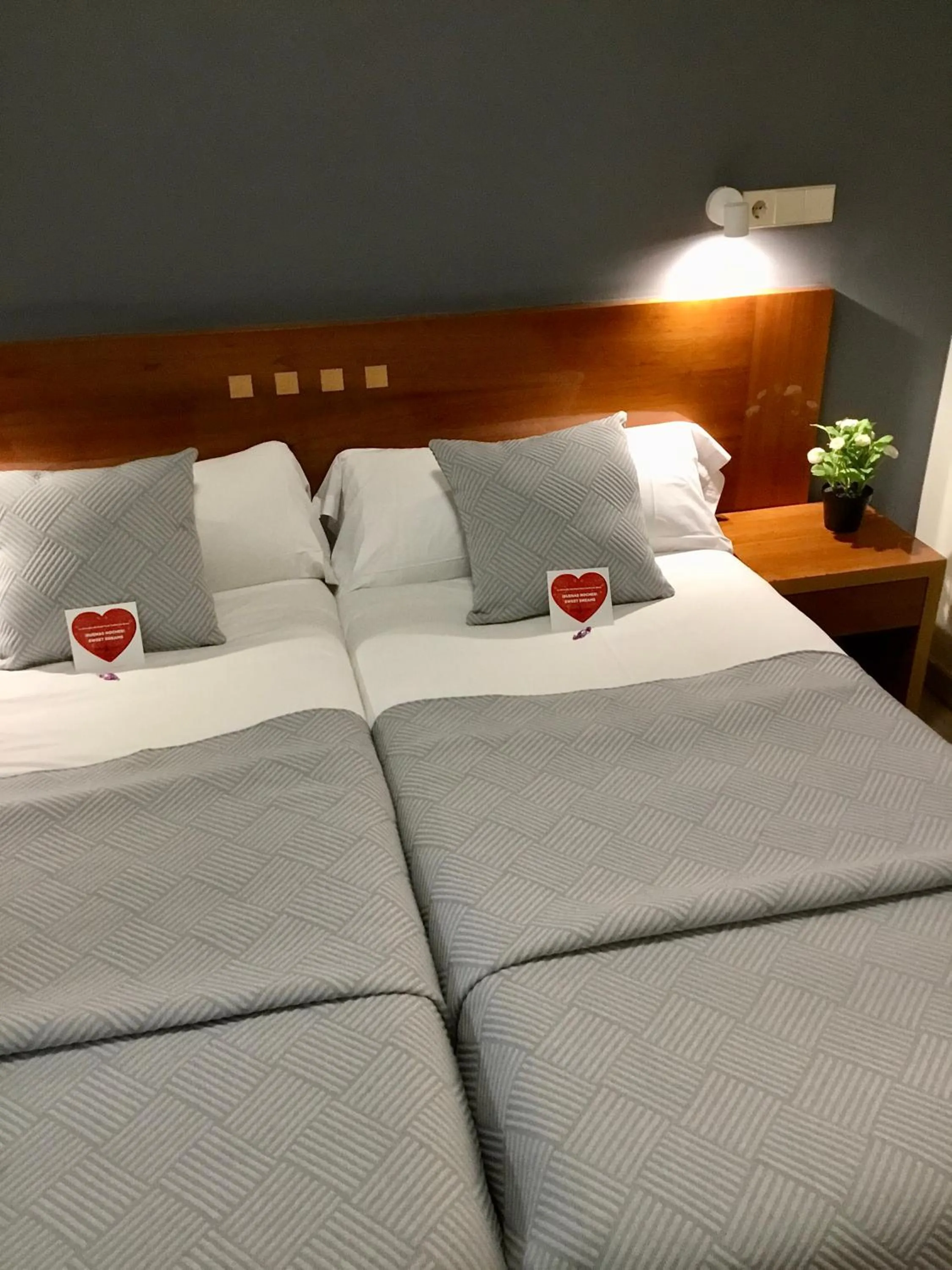 Bedroom, Bed in Hotel Paris Centro