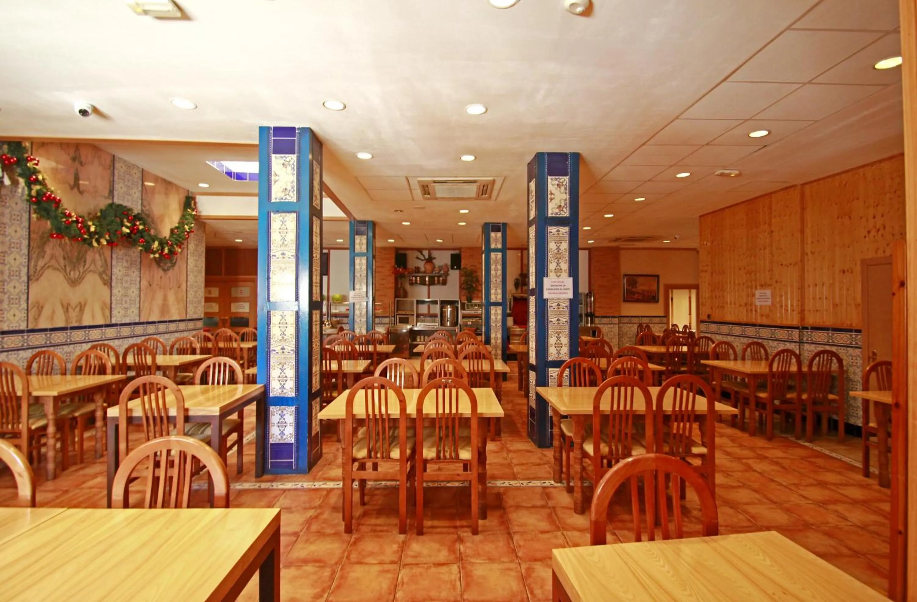 Restaurant/places to eat in Hotel Paris Centro