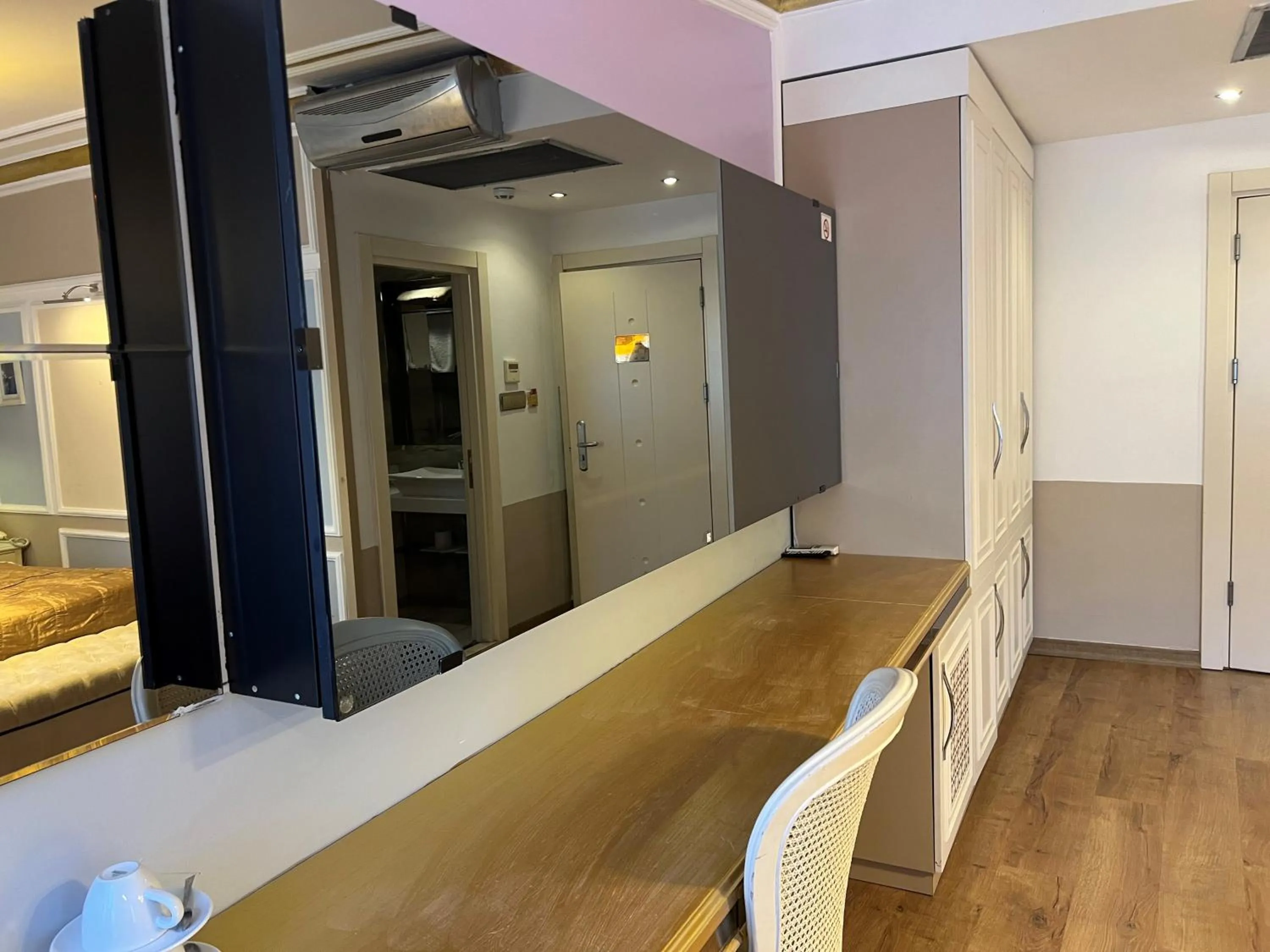 TV and multimedia in The Constantine Hotel