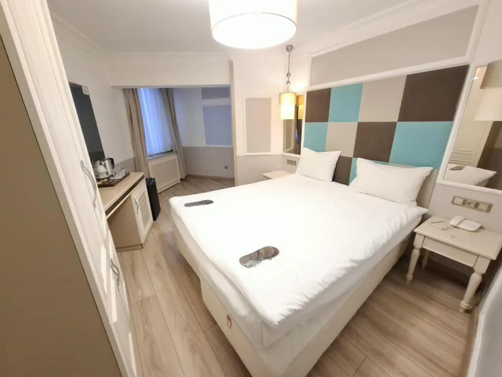 Photo of the whole room, Bed in The Constantine Hotel