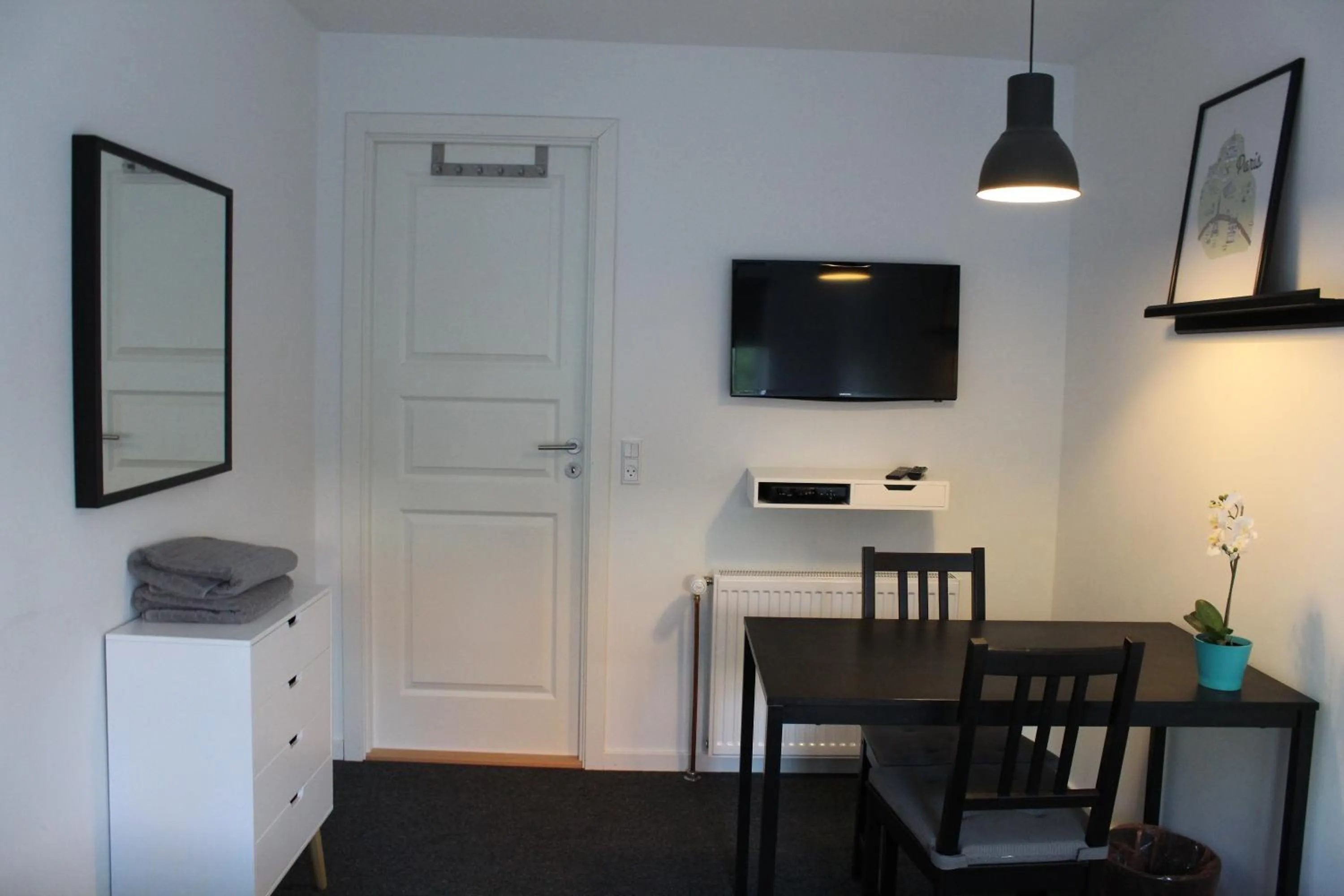 Bed in Close But Quiet