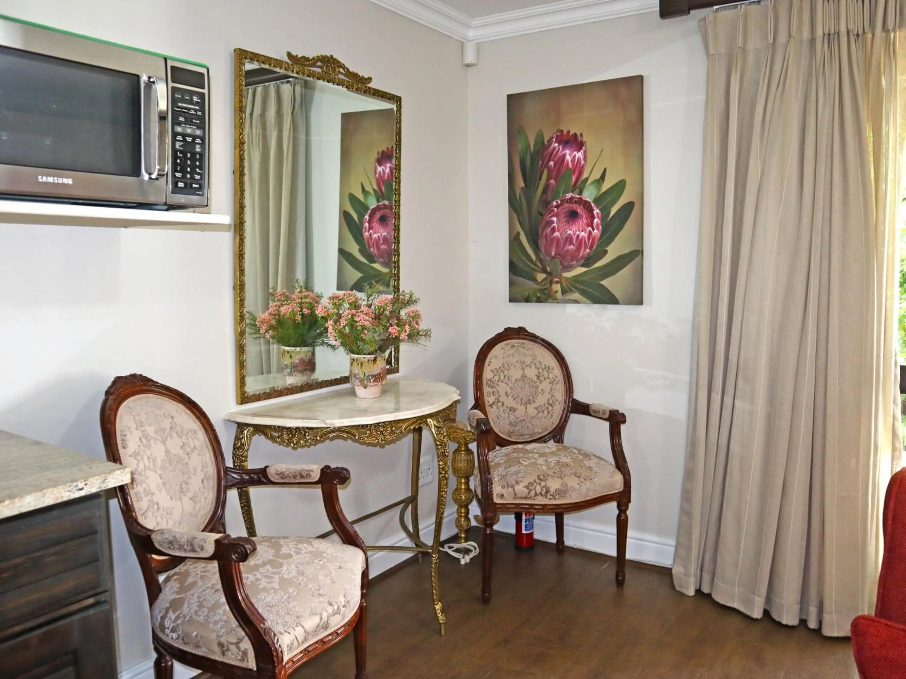 Seating area in Caledon 23 Country House