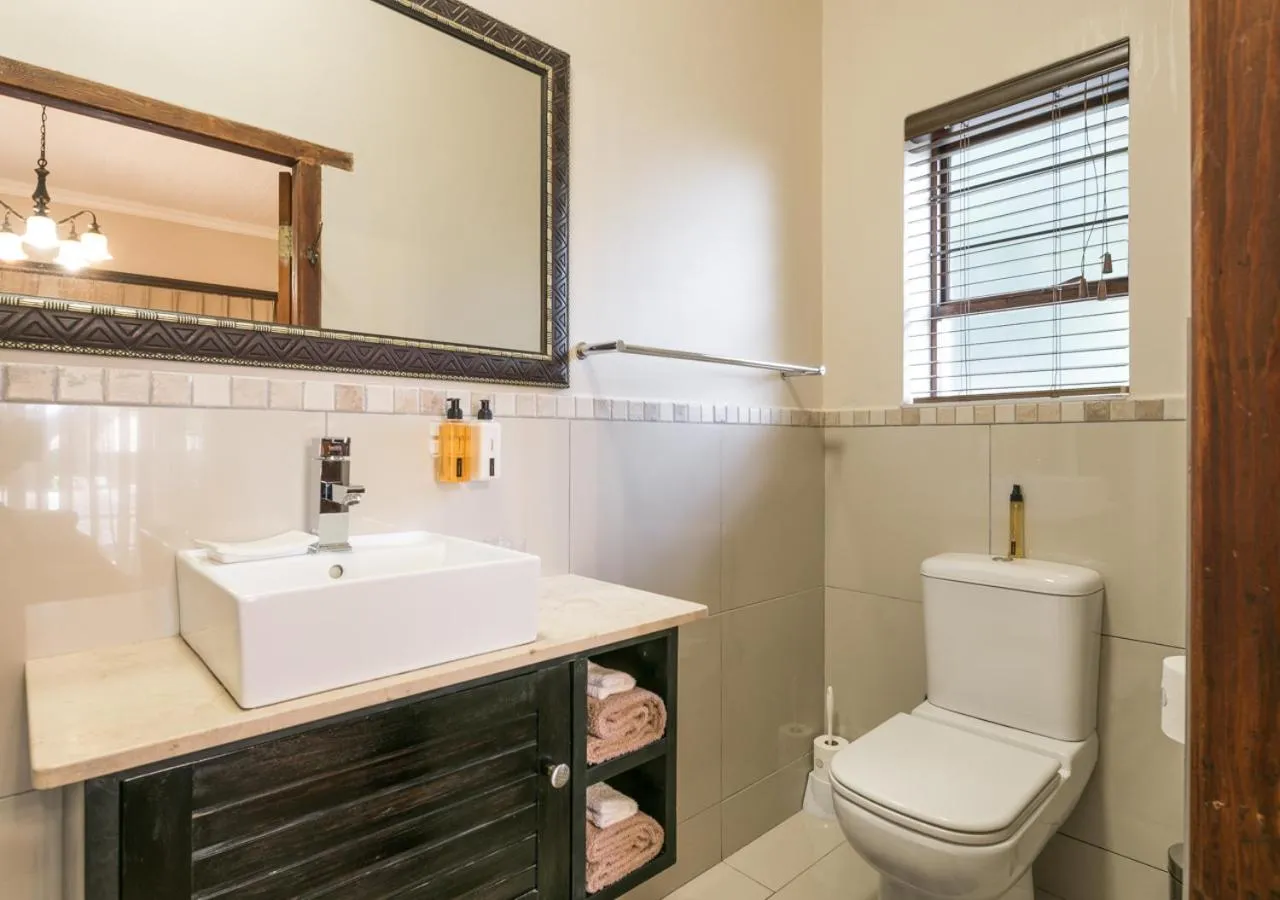 Toilet in Caledon 23 Country House