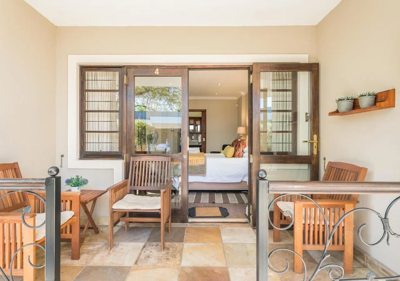 Patio in Caledon 23 Country House