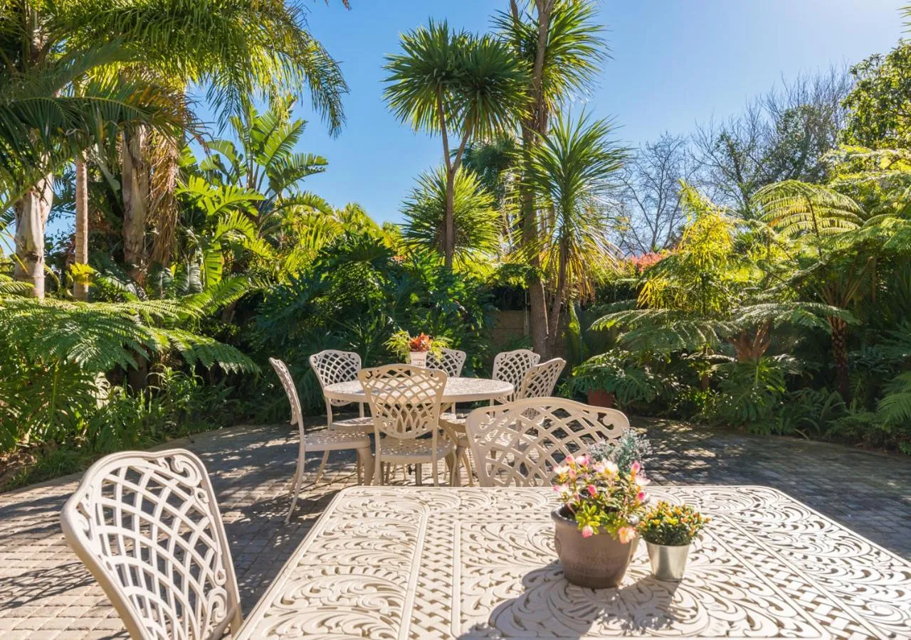 Property building in Caledon 23 Country House