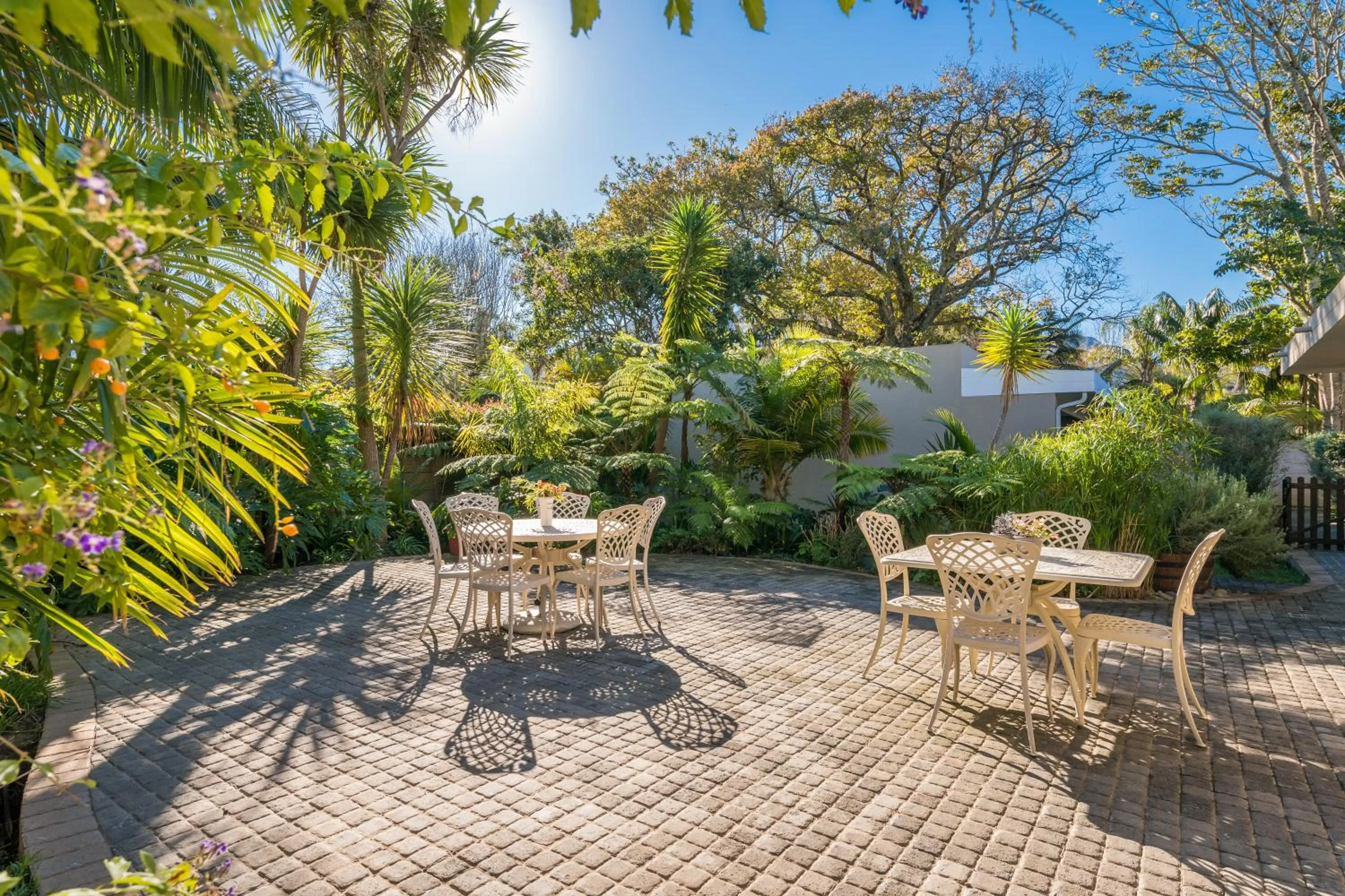 Garden in Caledon 23 Country House