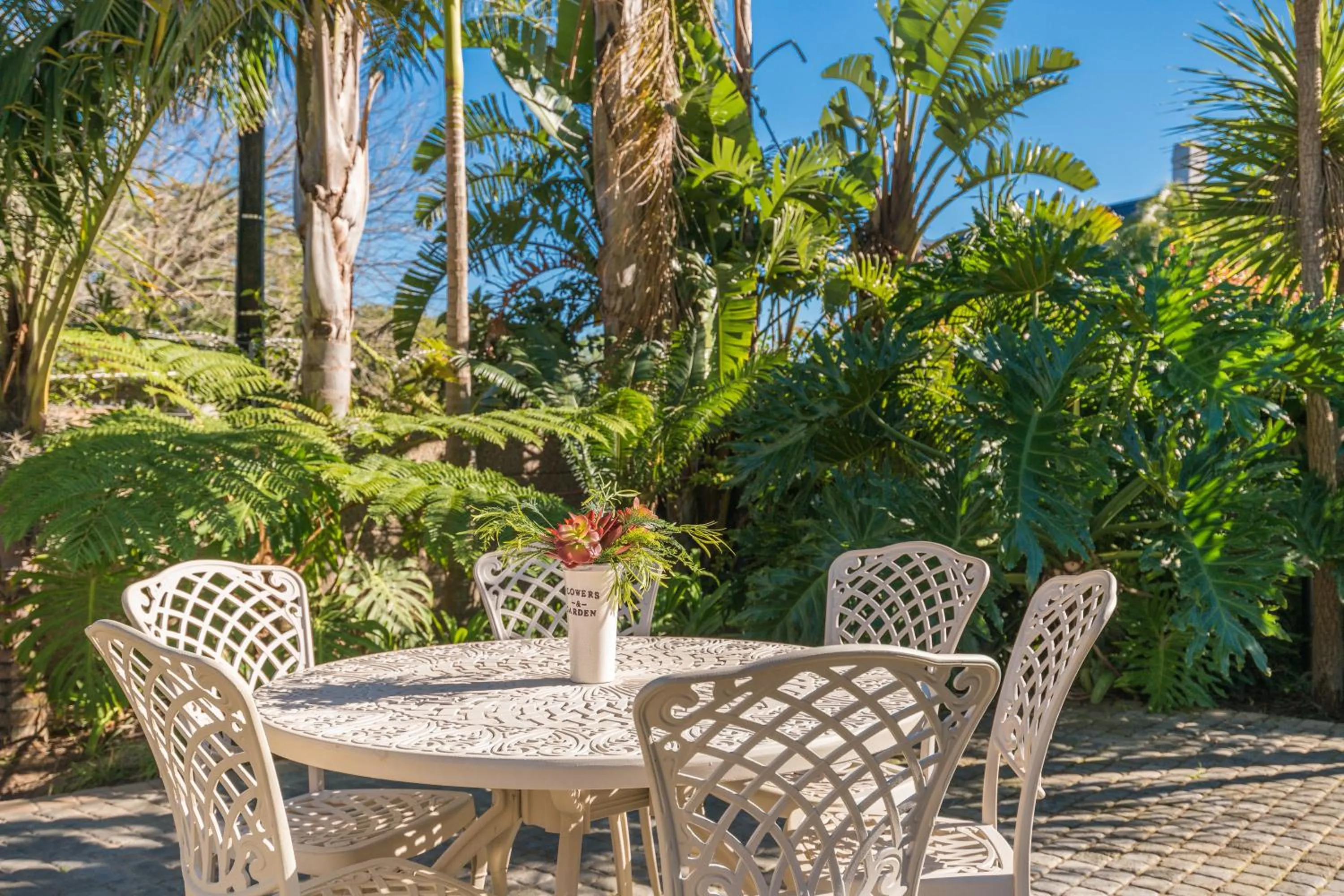 Garden in Caledon 23 Country House