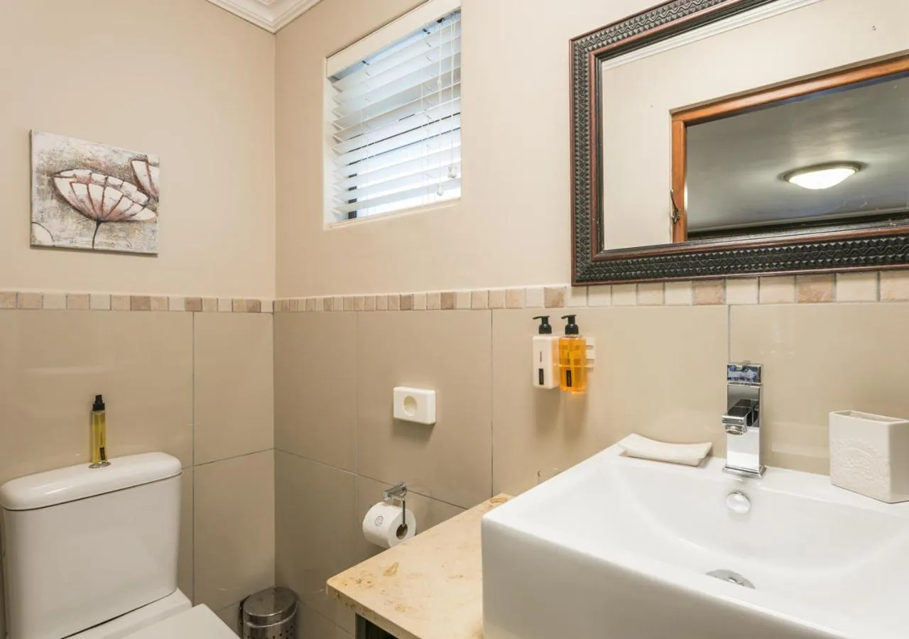 Toilet in Caledon 23 Country House