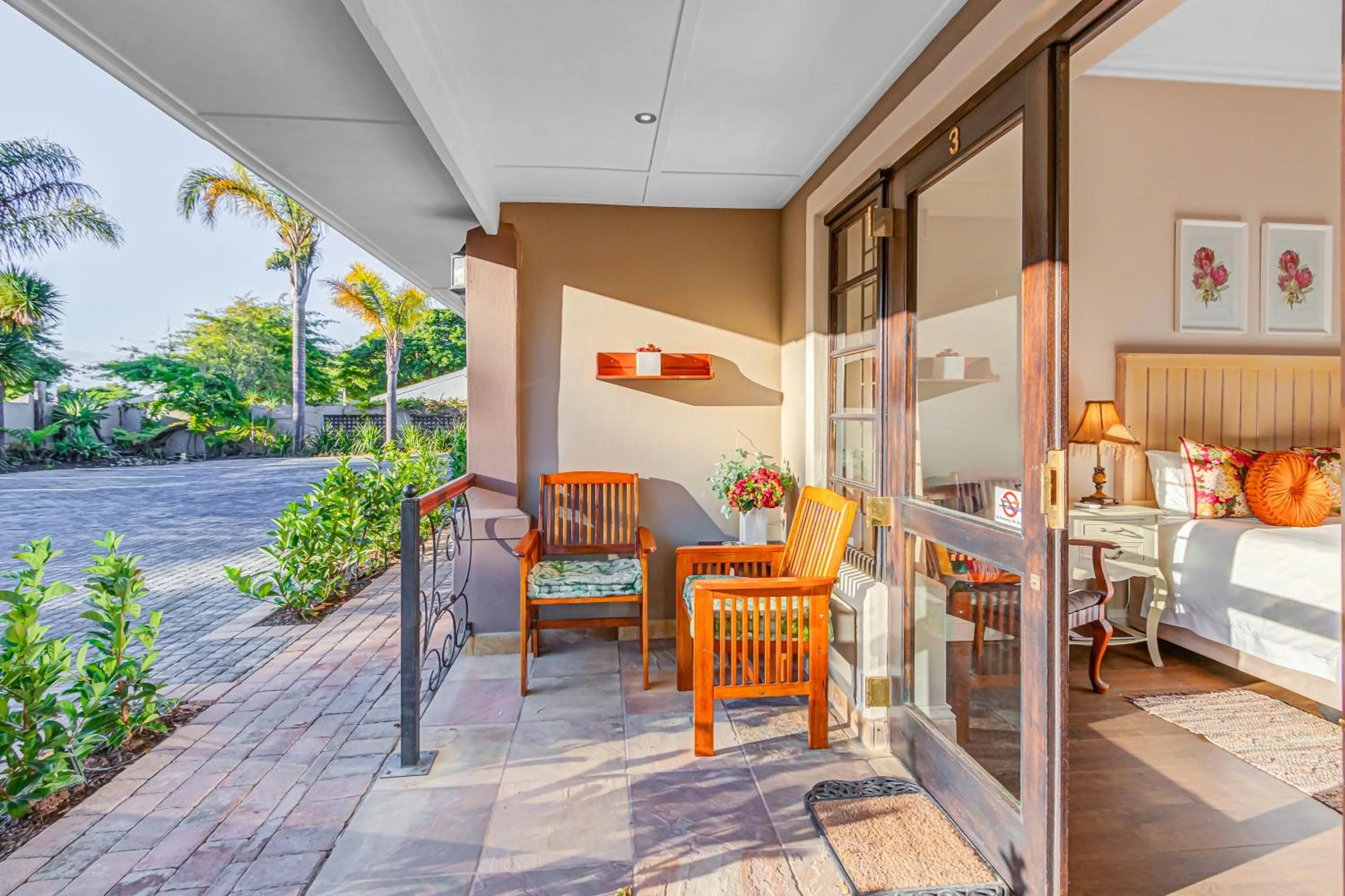 Patio in Caledon 23 Guest House