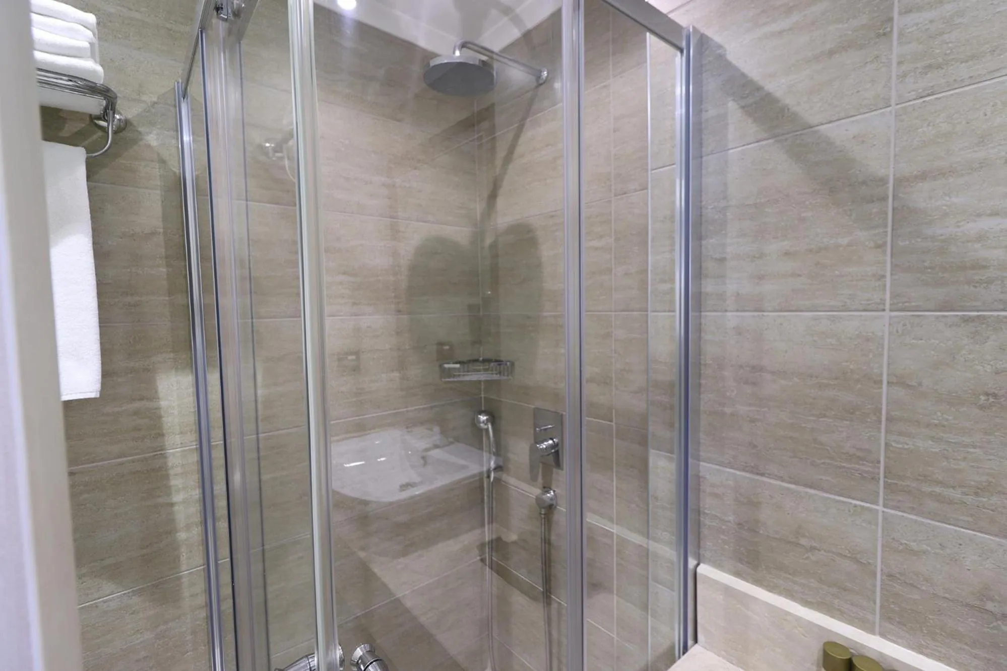 Bathroom in Azka Hotel