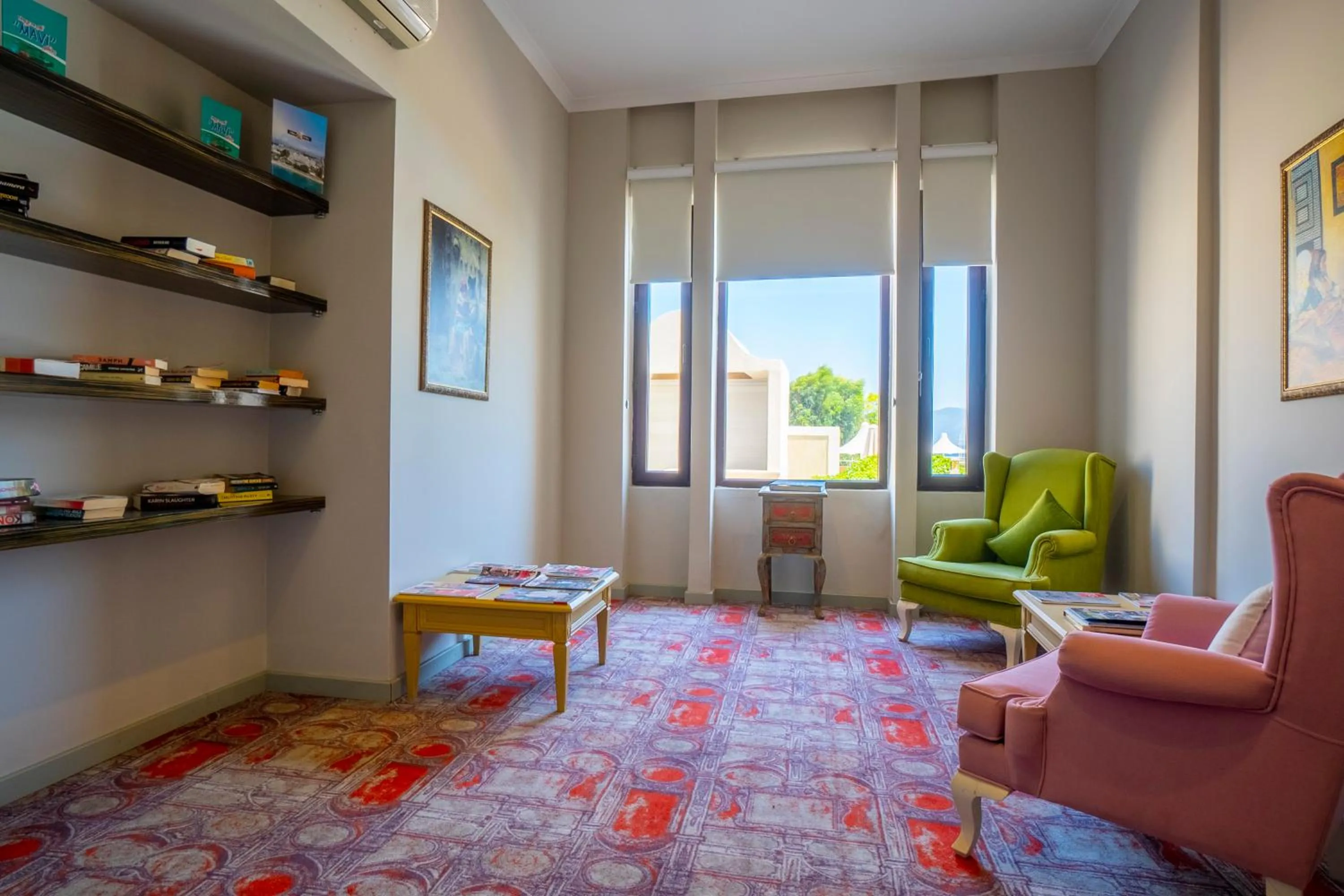 Library in Azka Hotel