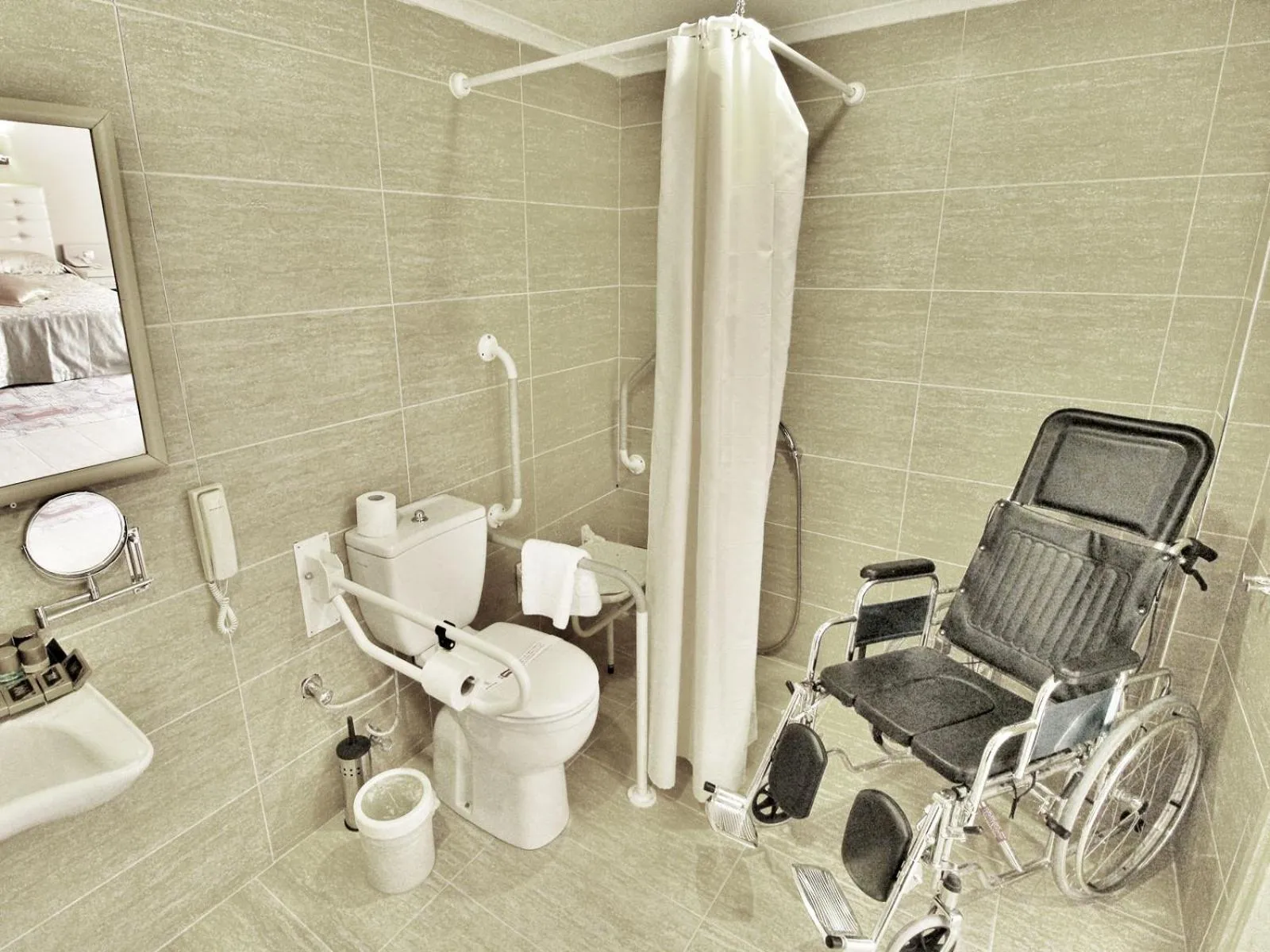 Facility for disabled guests in Azka Hotel