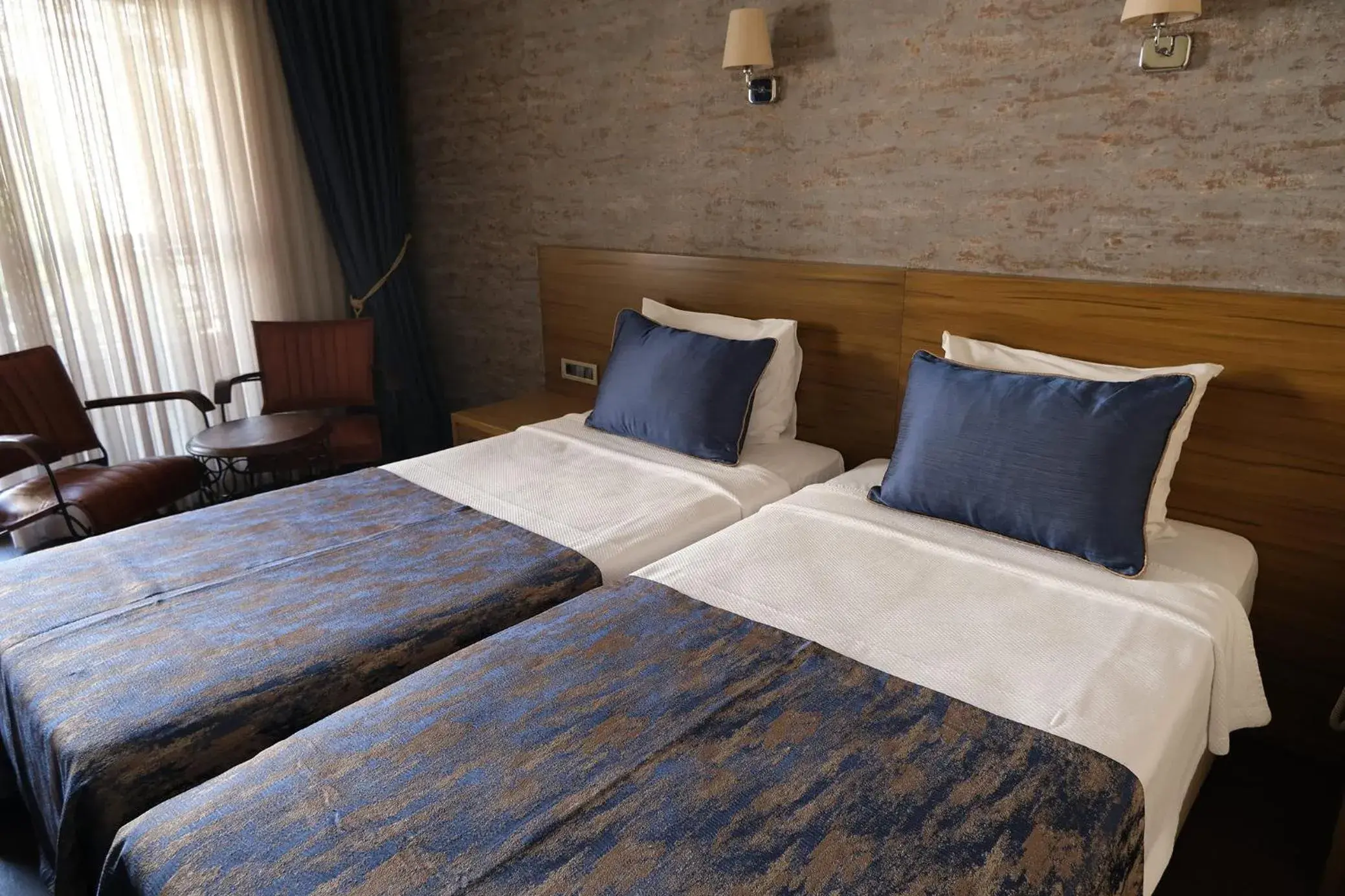 Standard Double or Twin Room with Land View in Azka Hotel Standard Double or Twin Room with Land View in Azka Hotel