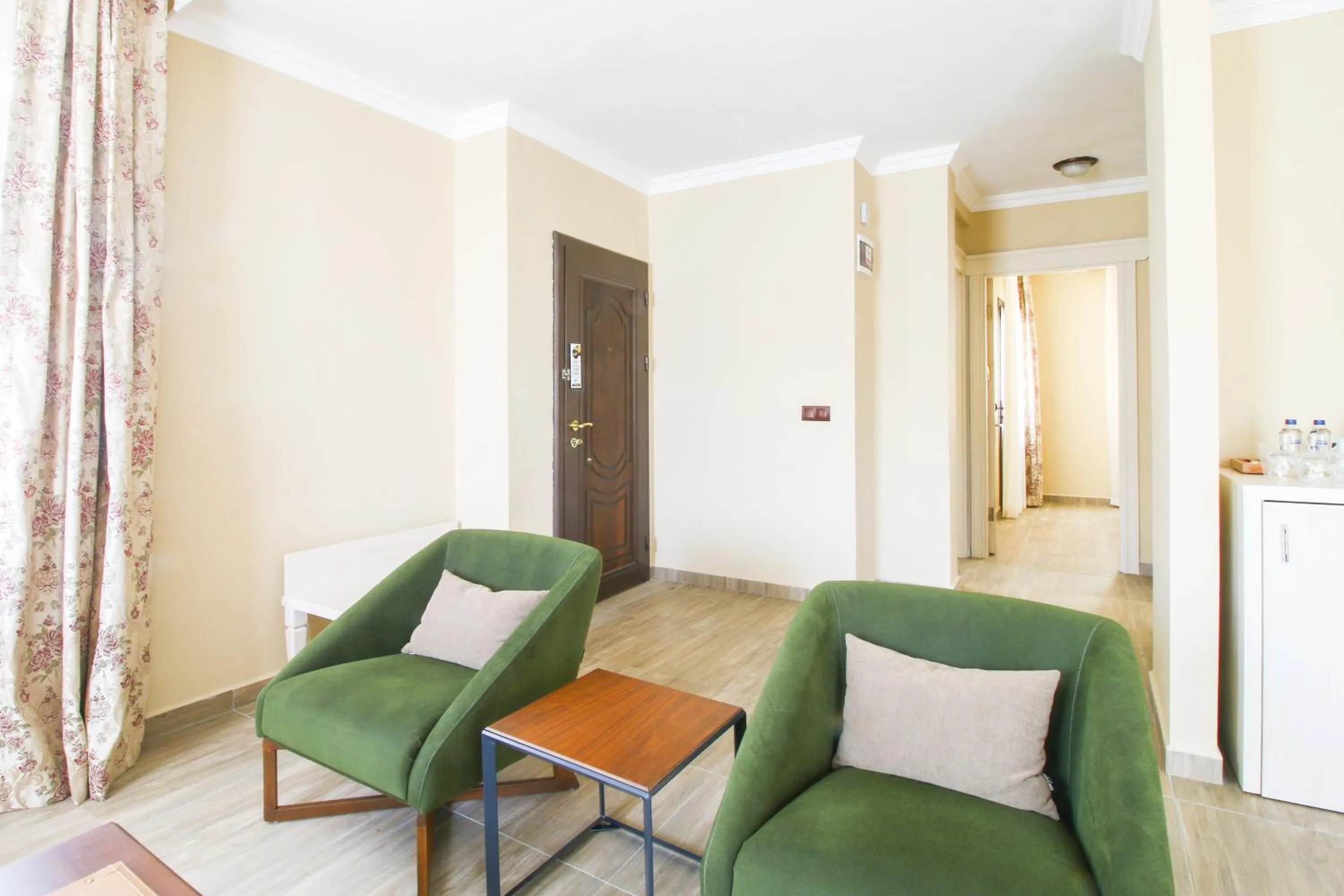 Living room in Azka Hotel